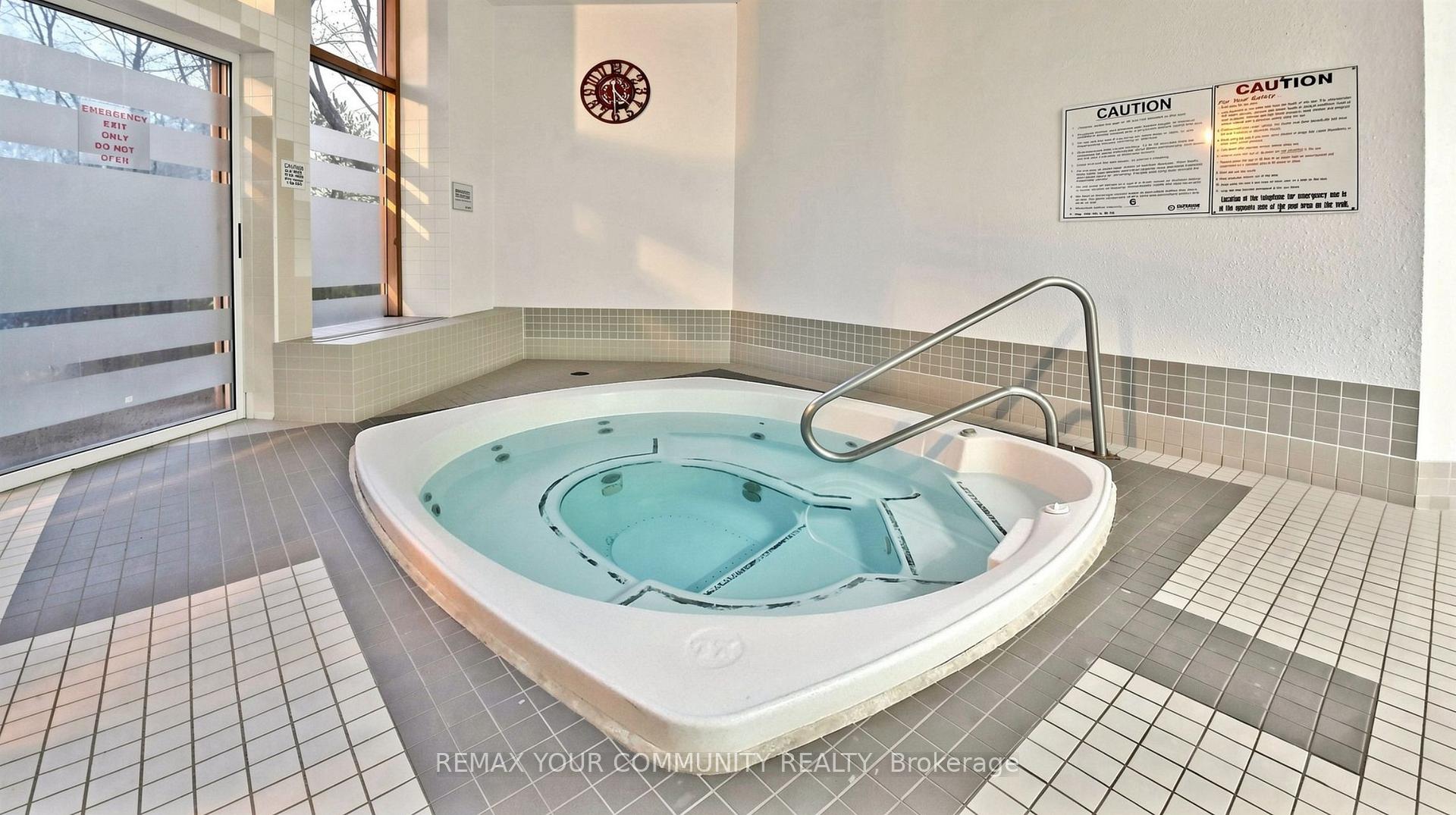 Photo 25 of Unit 301, 326 Major Mackenzie Drive E, Richmond Hill, Crosby — HOMEH