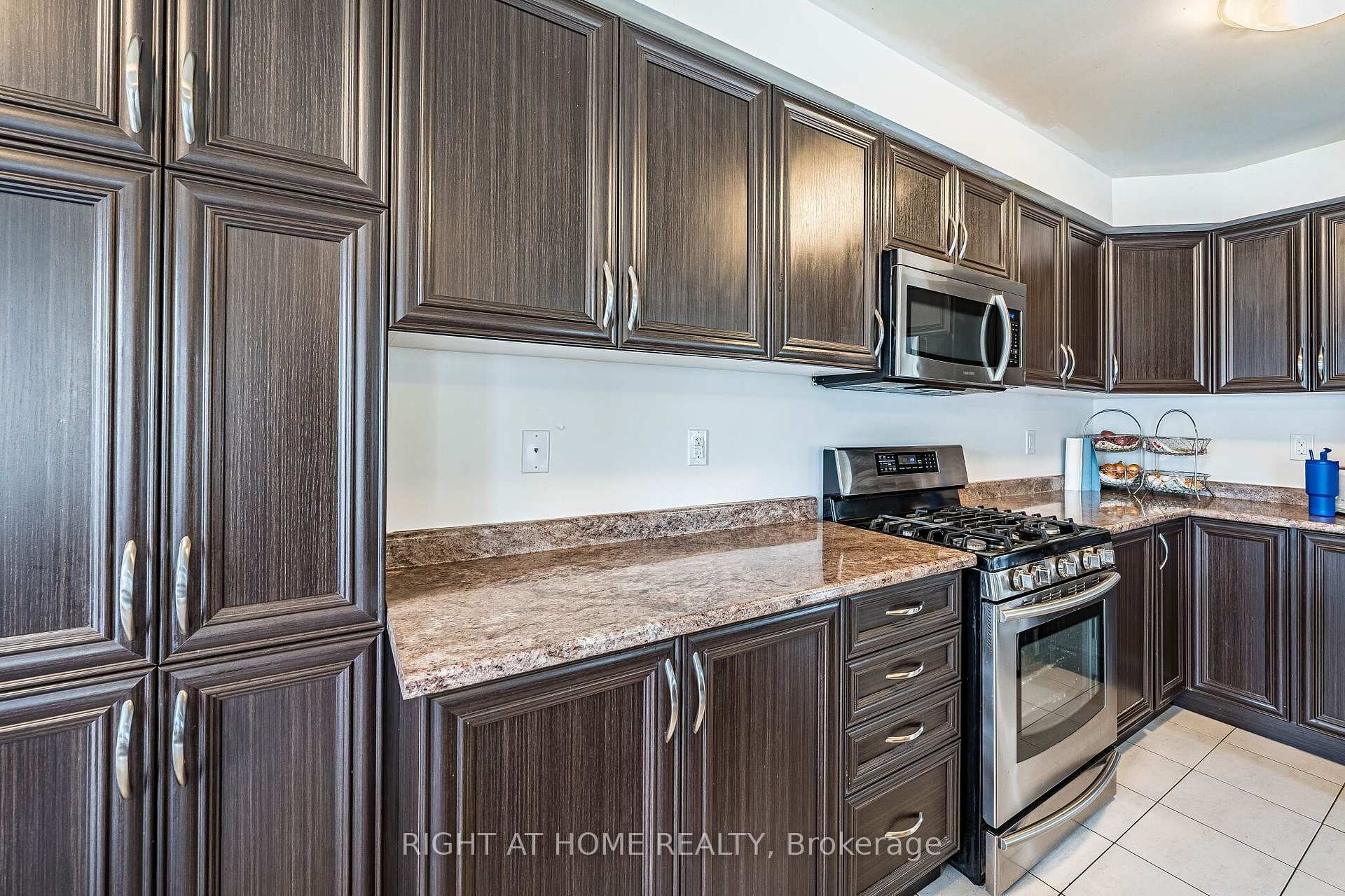 Photo 18 of 33 Drexel Road, Brampton, Bram East — HOMEH