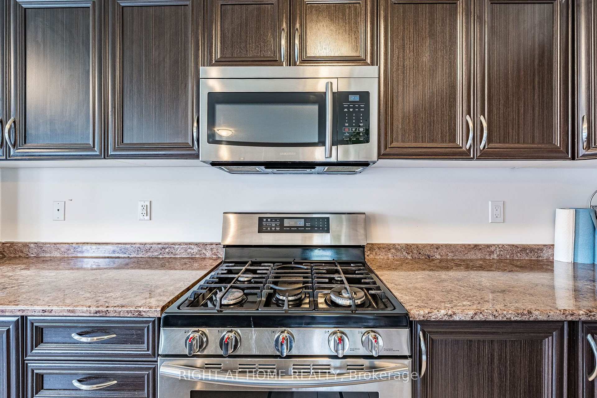 Photo 20 of 33 Drexel Road, Brampton, Bram East — HOMEH