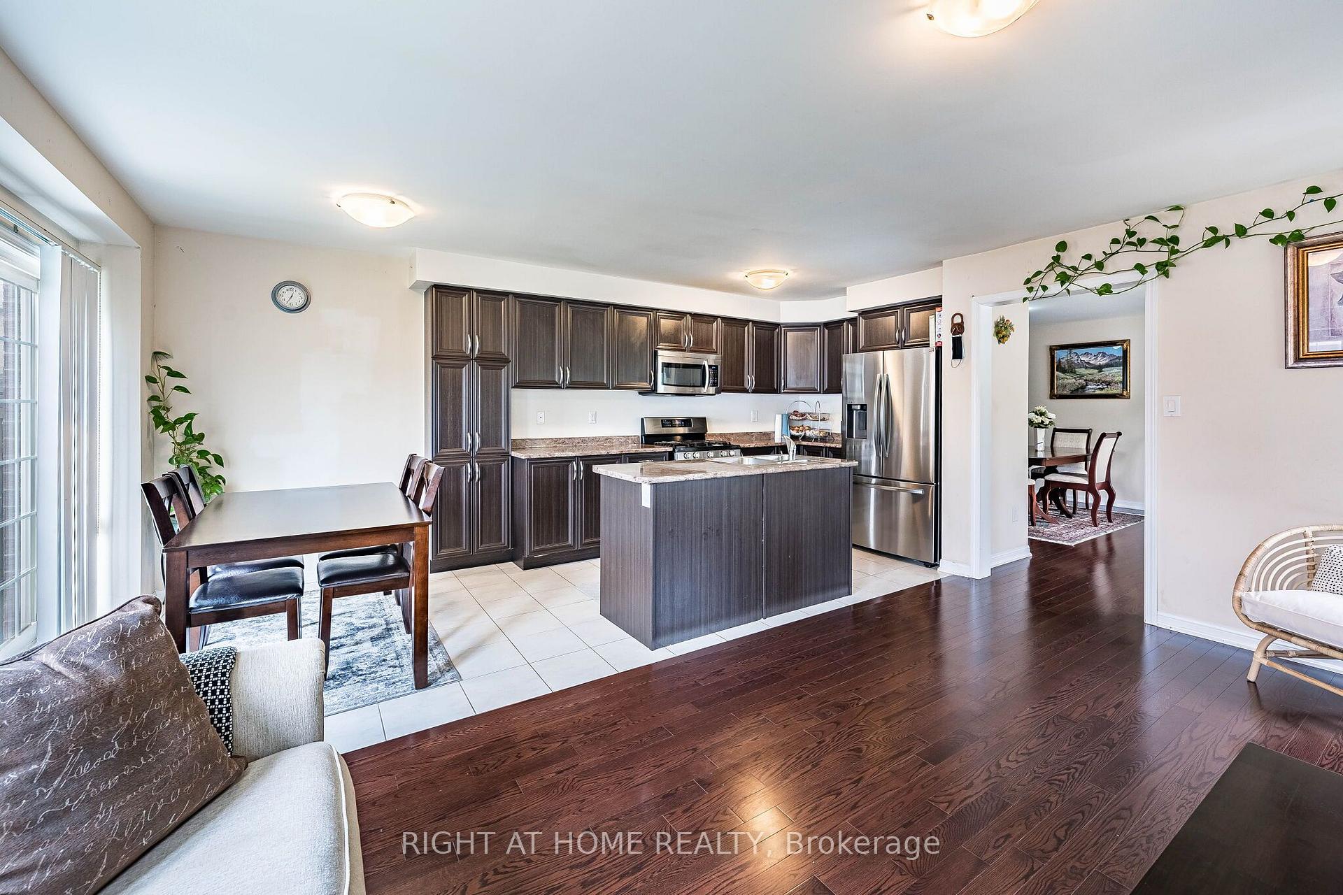 Photo 25 of 33 Drexel Road, Brampton, Bram East — HOMEH