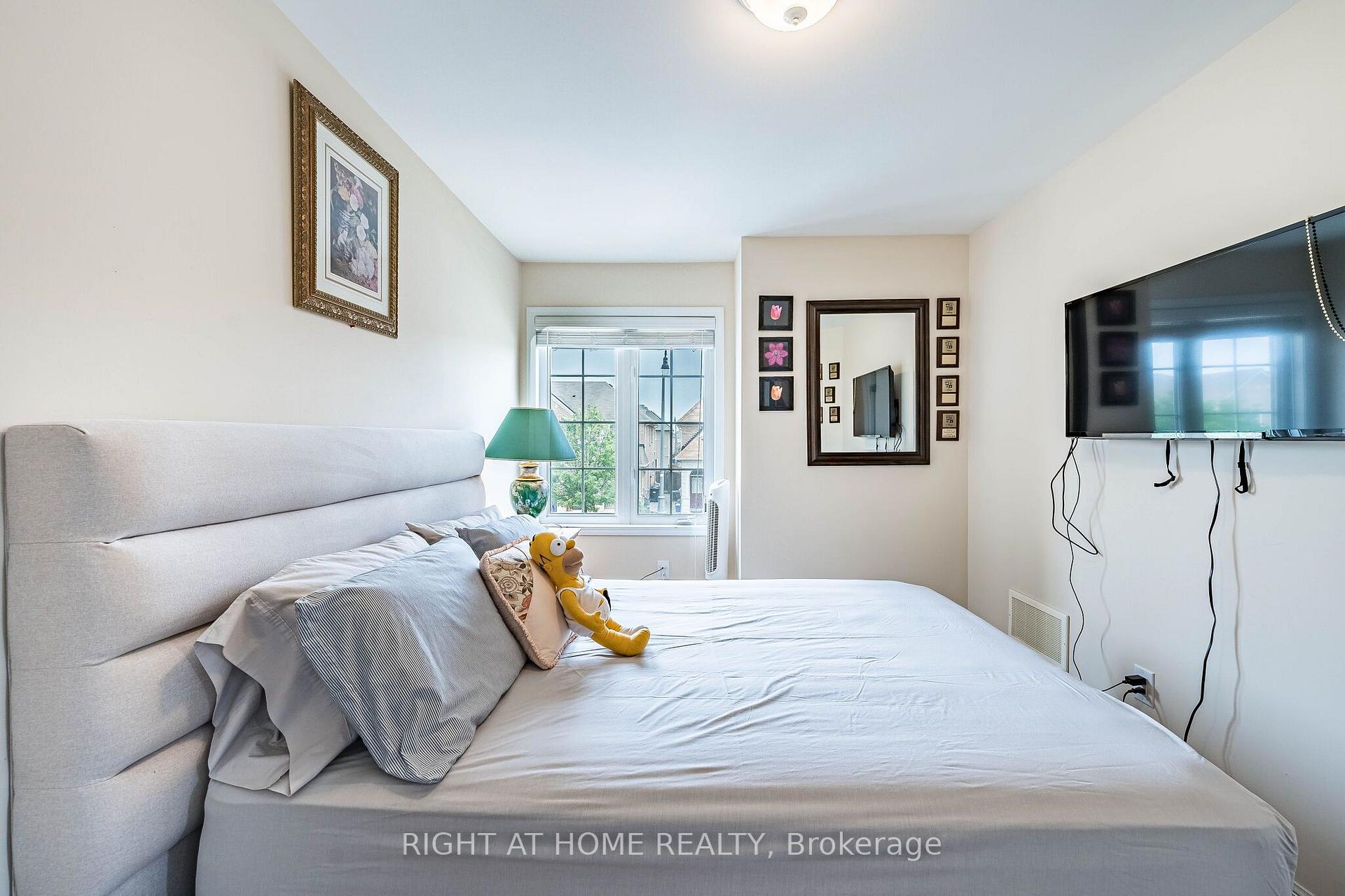 Photo 39 of 33 Drexel Road, Brampton, Bram East — HOMEH