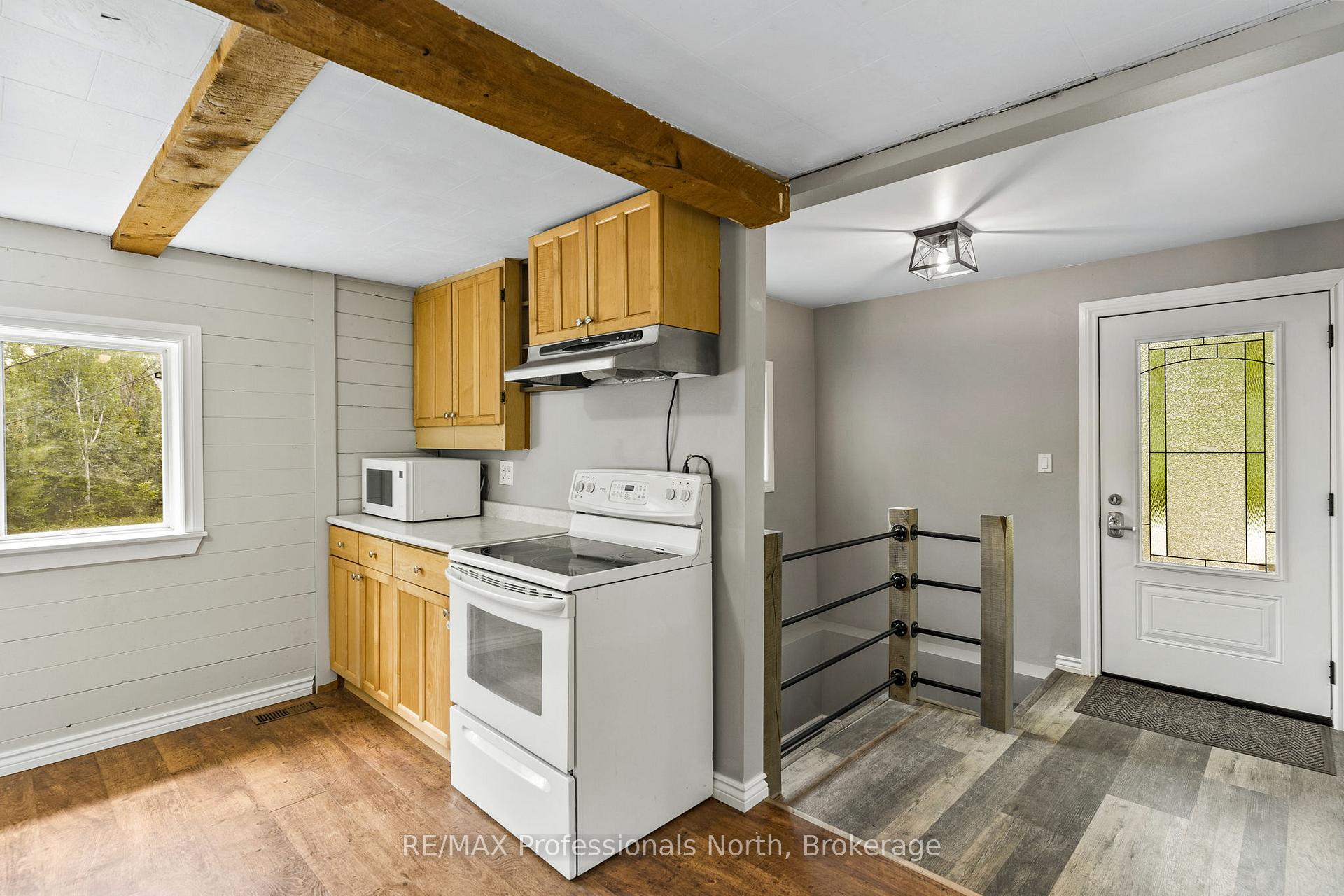 Photo 8 of 1468 Barry Line, Algonquin Highlands, Stanhope — HOMEH