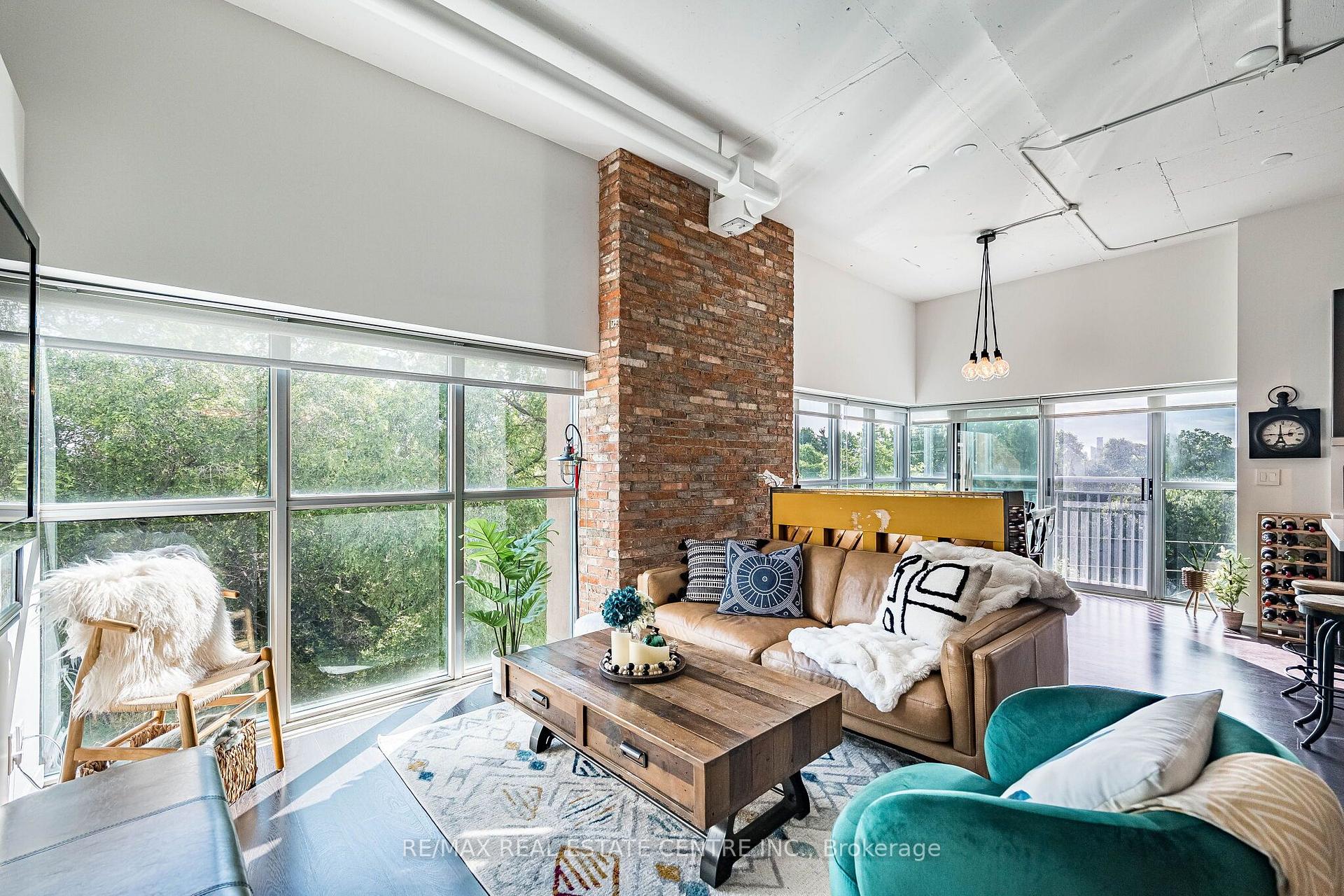 Photo 5 of Unit 406, 2 Fieldway Road, Etobicoke, Islington-City Centre West — HOMEH