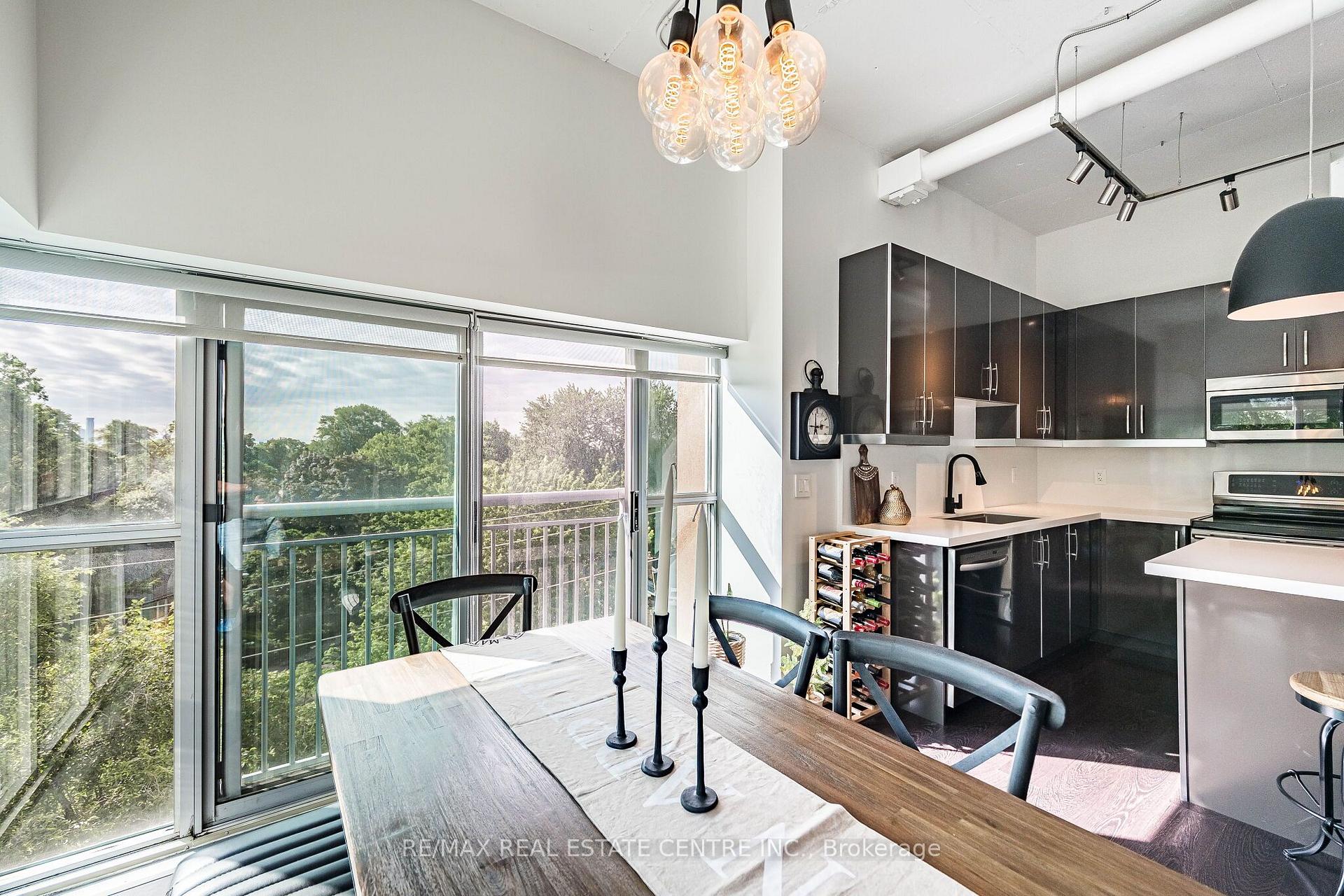 Photo 9 of Unit 406, 2 Fieldway Road, Etobicoke, Islington-City Centre West — HOMEH