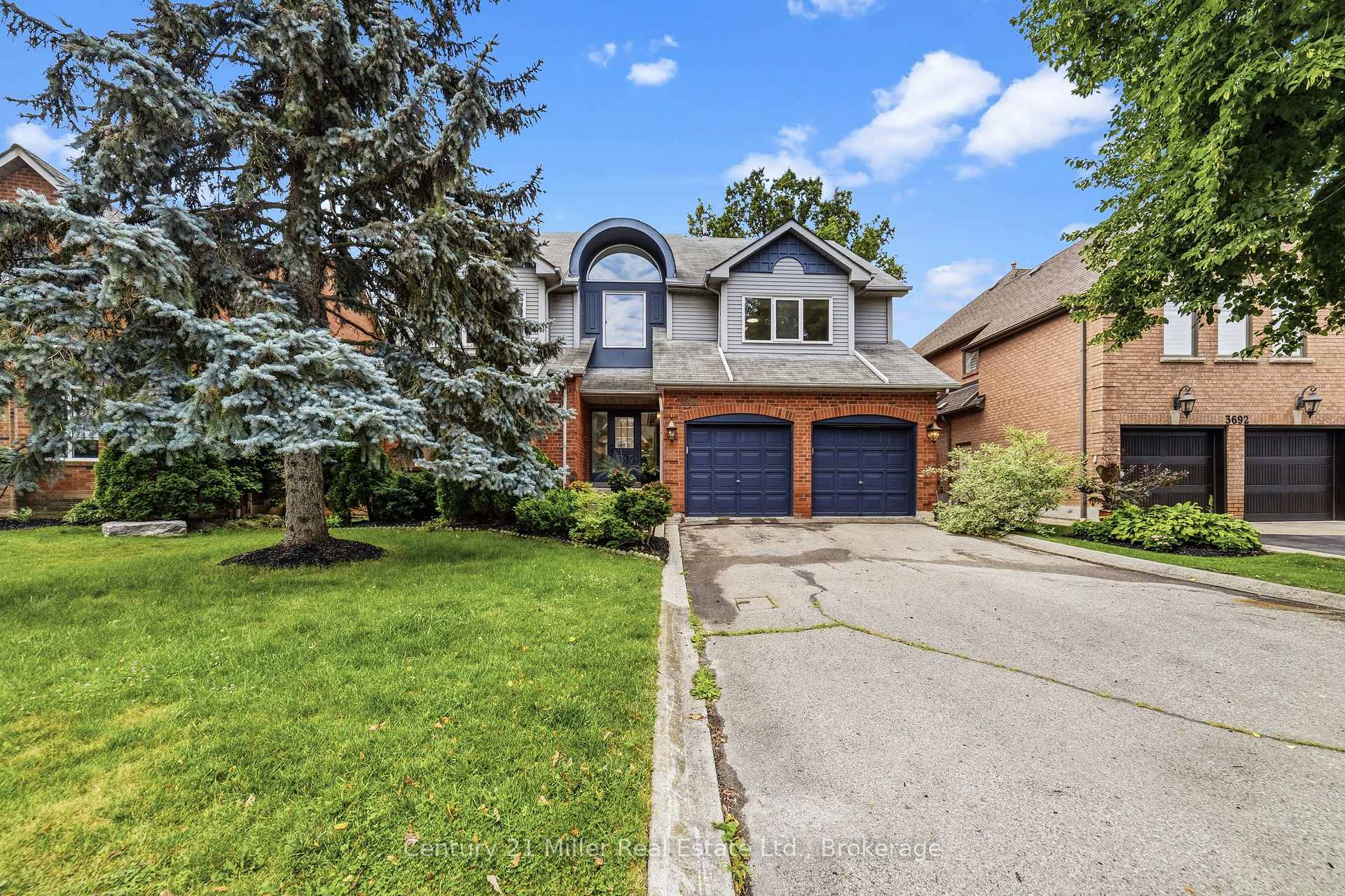 Front of 3686 St. Laurent Court