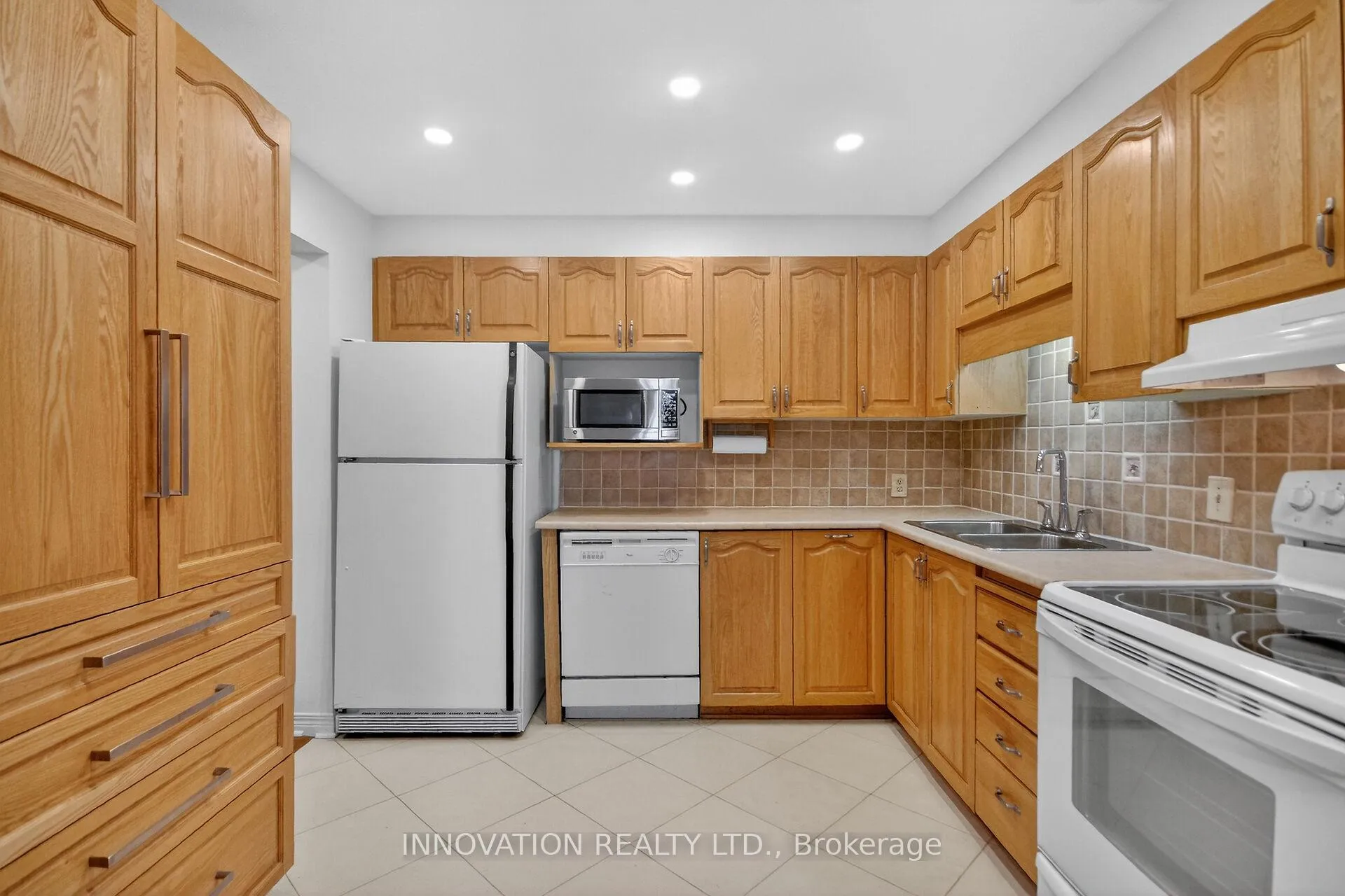 Photo 11 of Unit 3, 59 Dalecroft Crescent, Ottawa, Centrepointe — HOMEH