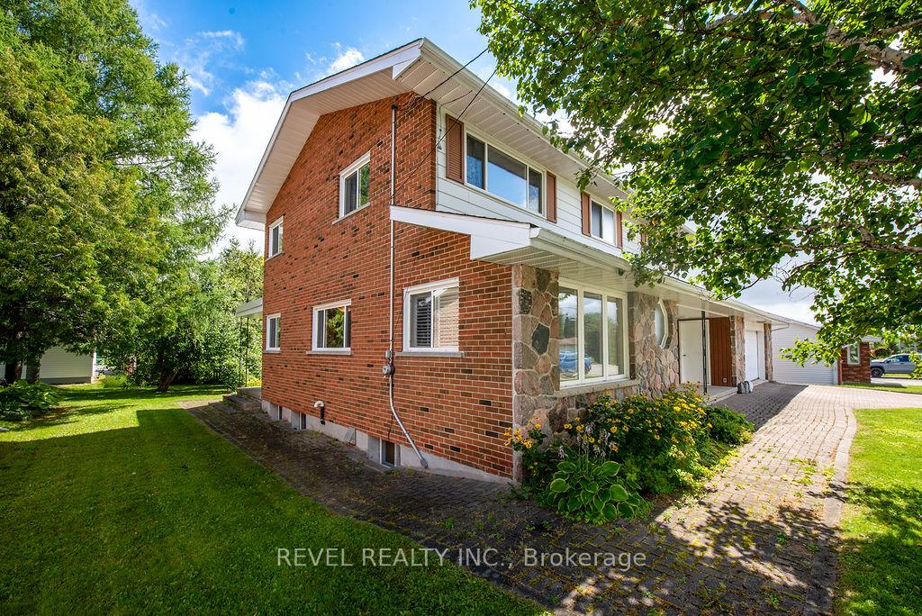 Photo 4 of 624 Cedar Street N, Timmins, TNE - North — HOMEH