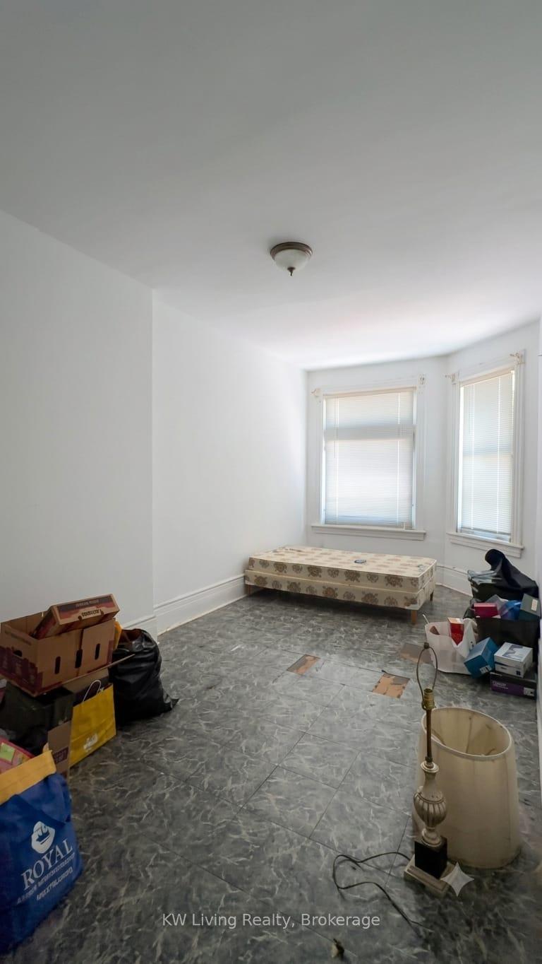 Photo 6 of 27 McGill Street, Toronto, Church-Yonge Corridor — HOMEH