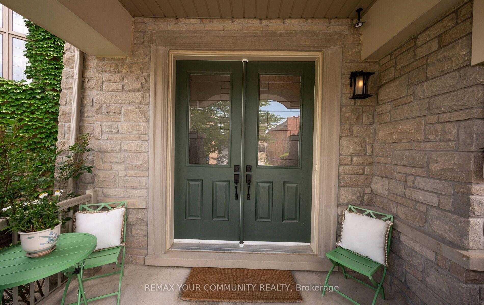Photo 4 of 21 Lilly Valley Crescent S, King, King City — HOMEH