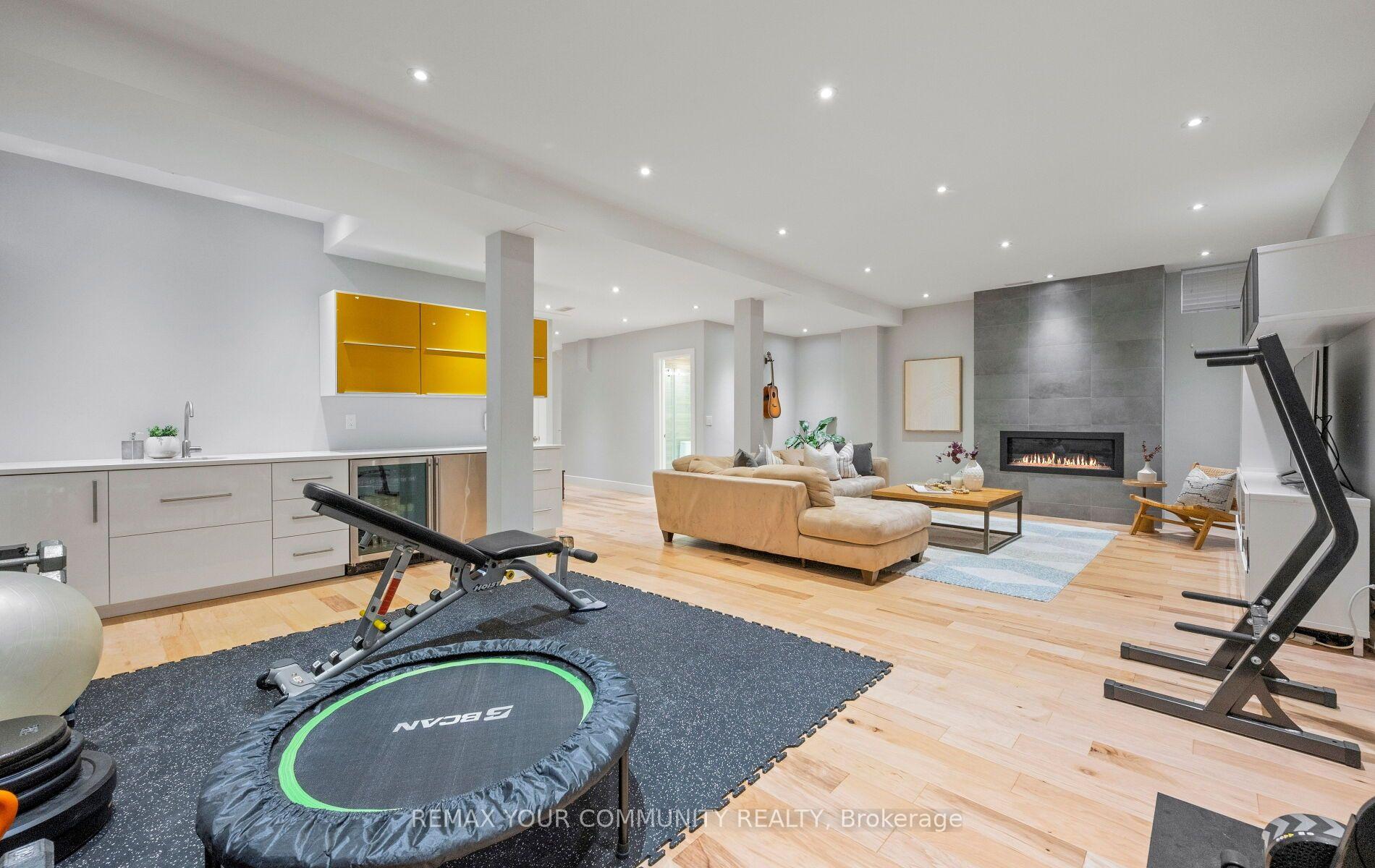 Photo 36 of 21 Lilly Valley Crescent S, King, King City — HOMEH