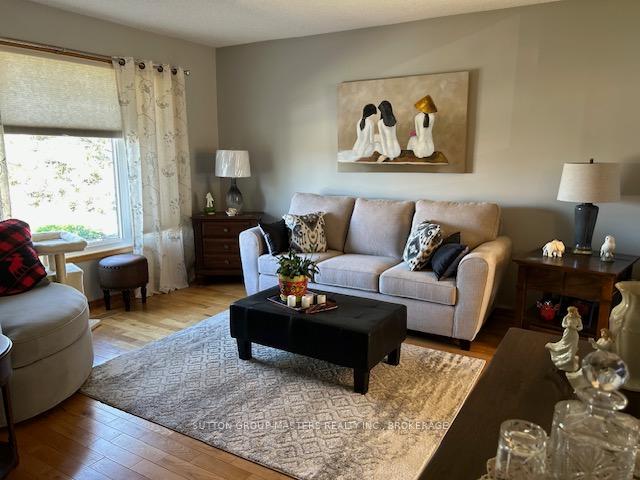 Photo 8 of 1496 Sydenham Road, Kingston, City North of 401 — HOMEH