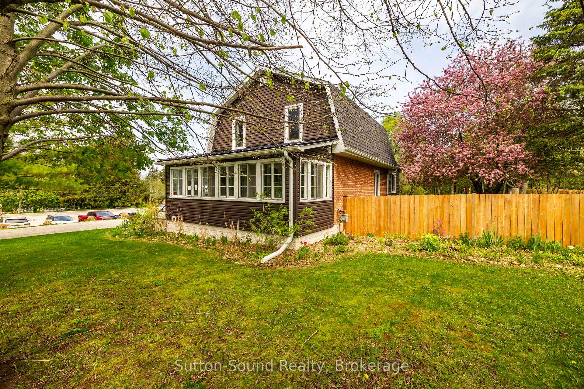 Photo 2 of 740 6th Street E, Owen Sound — HOMEH