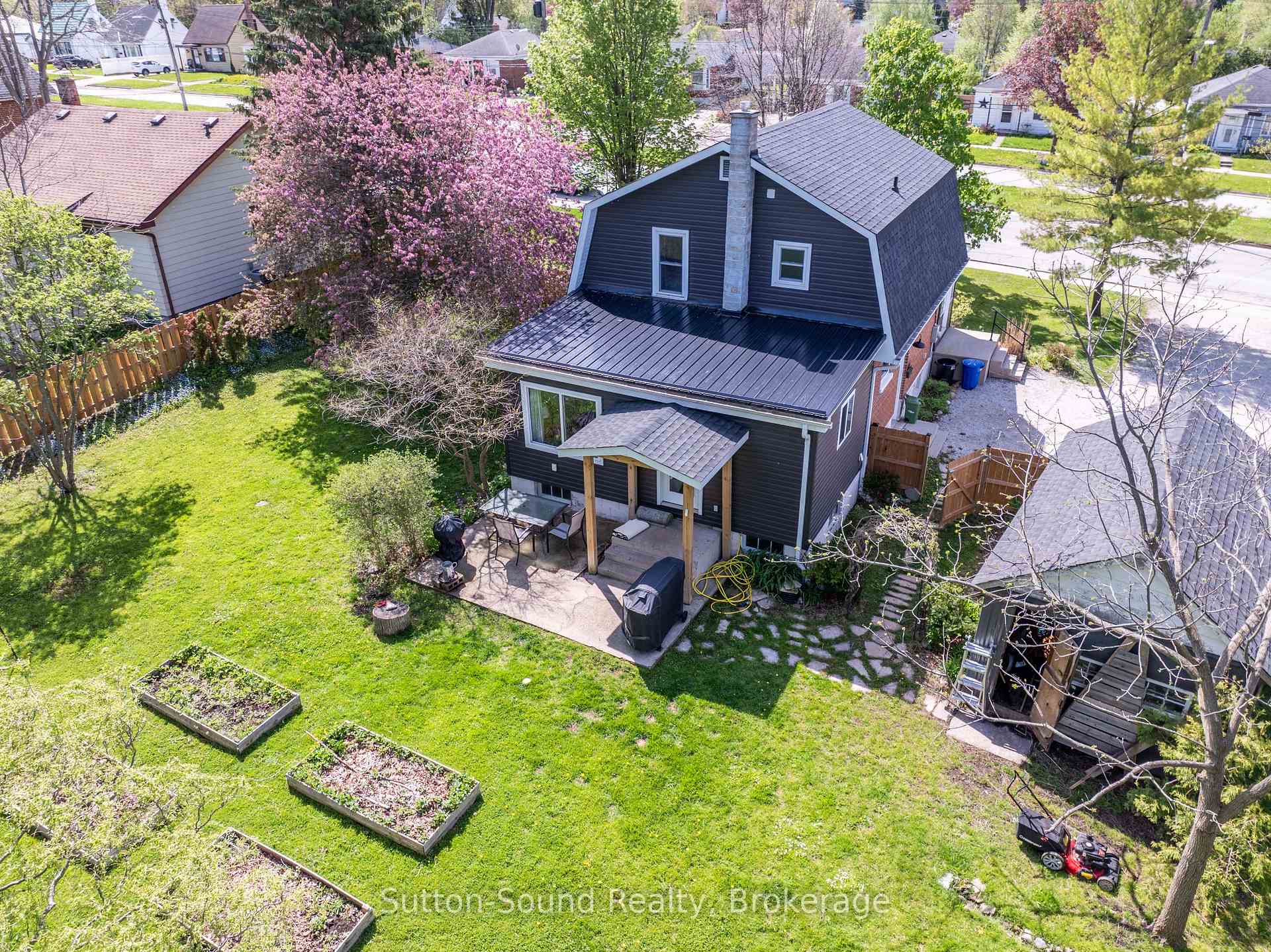 Photo 3 of 740 6th Street E, Owen Sound — HOMEH
