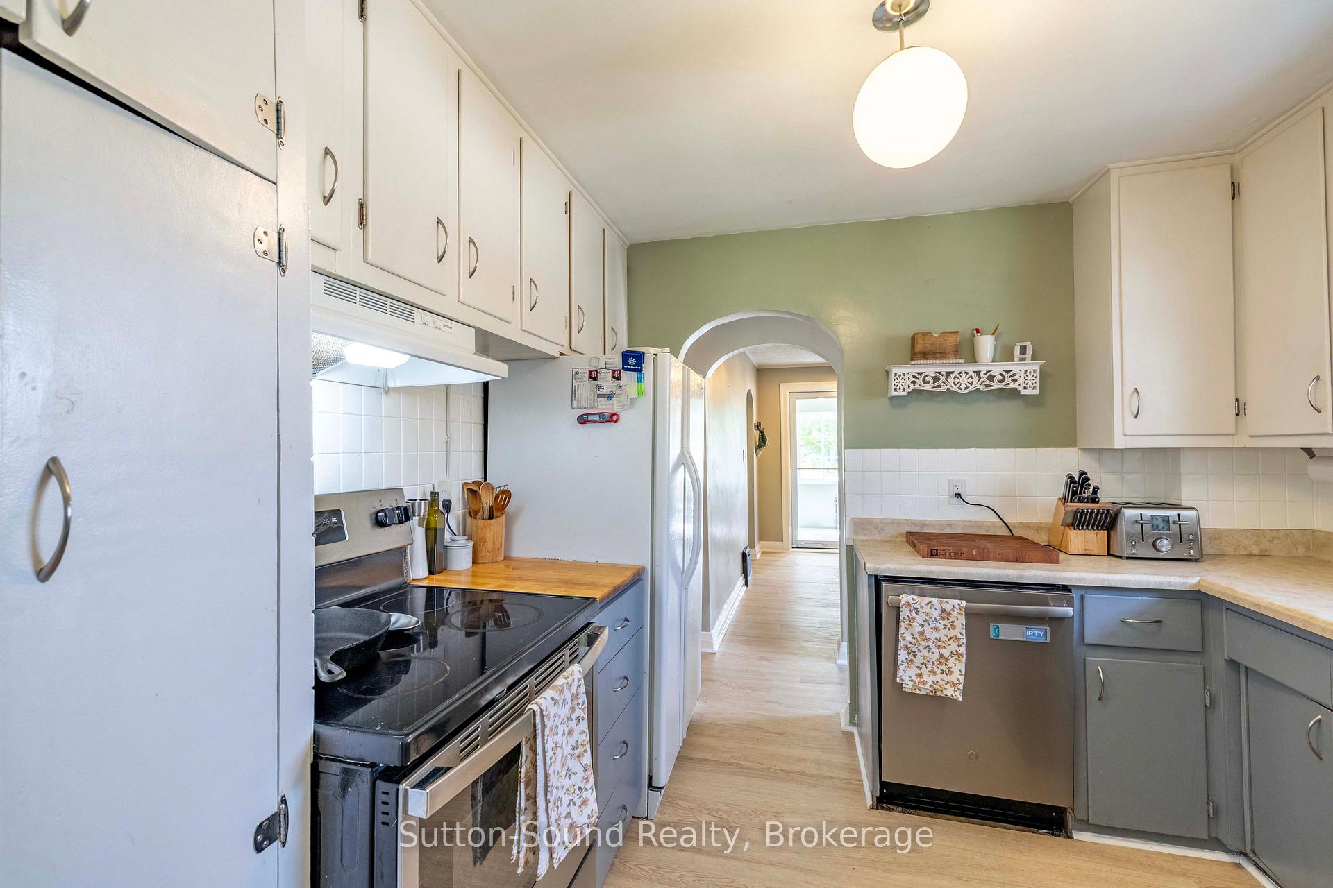 Photo 15 of 740 6th Street E, Owen Sound — HOMEH