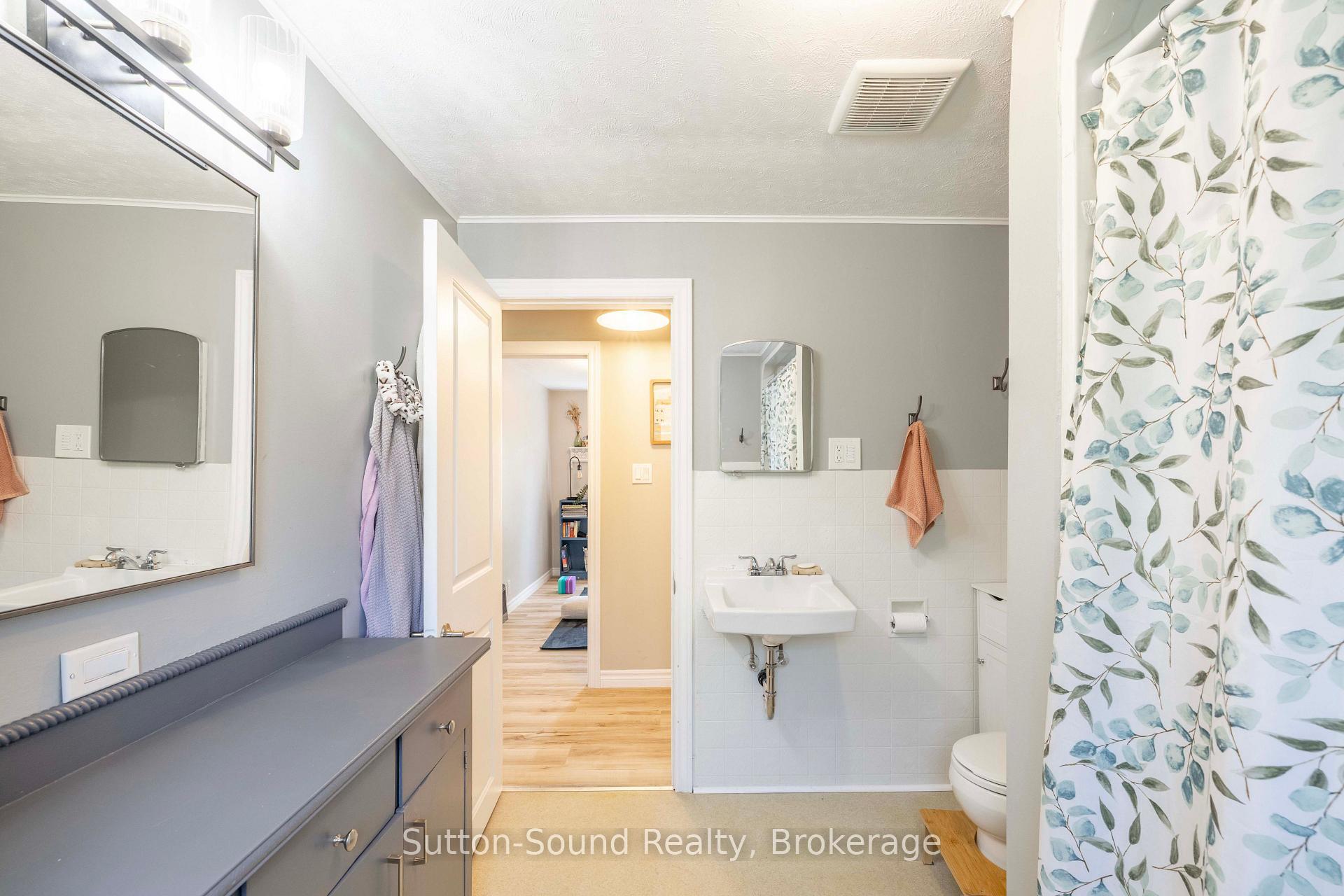 Photo 23 of 740 6th Street E, Owen Sound — HOMEH
