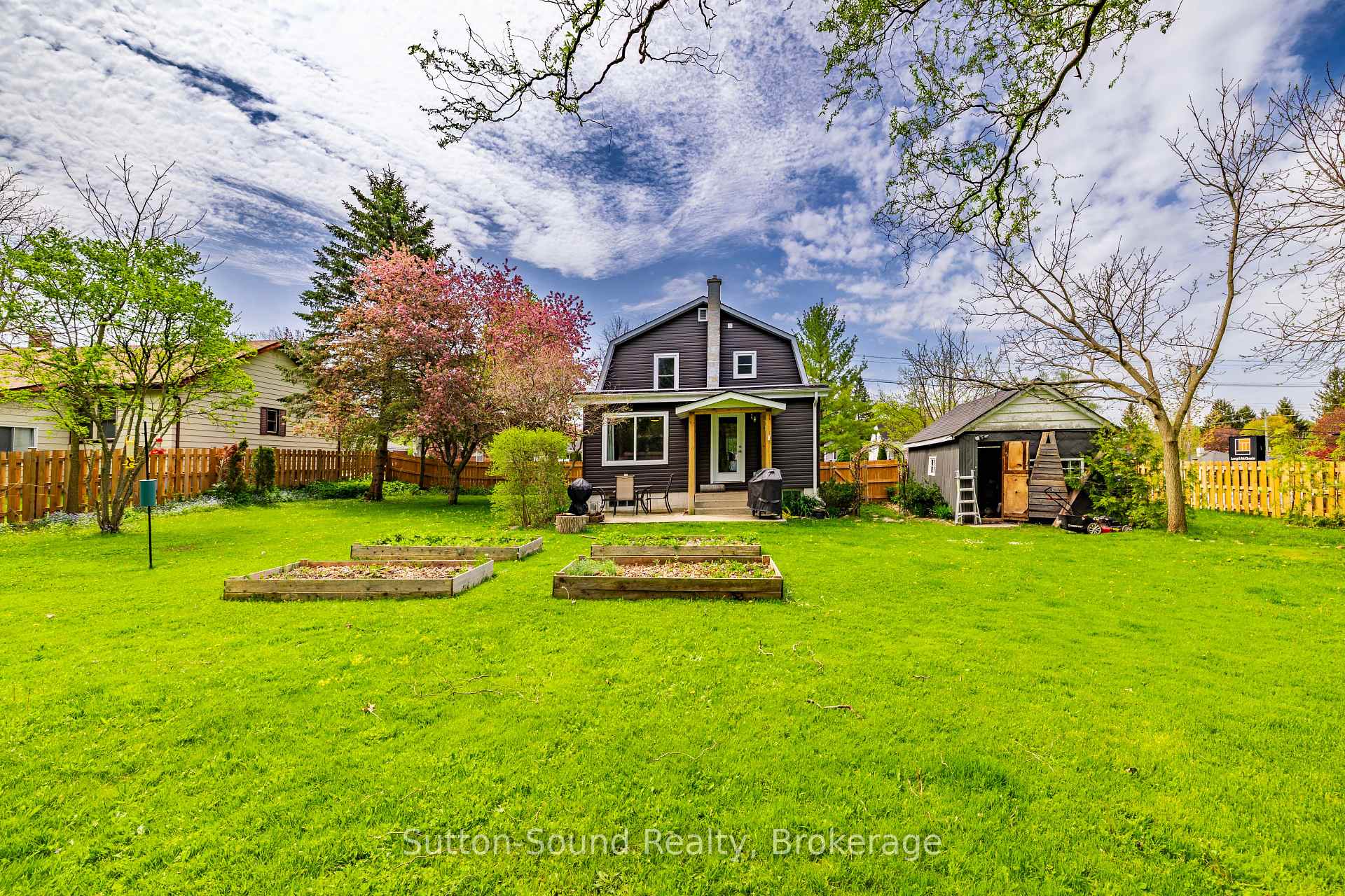 Photo 30 of 740 6th Street E, Owen Sound — HOMEH