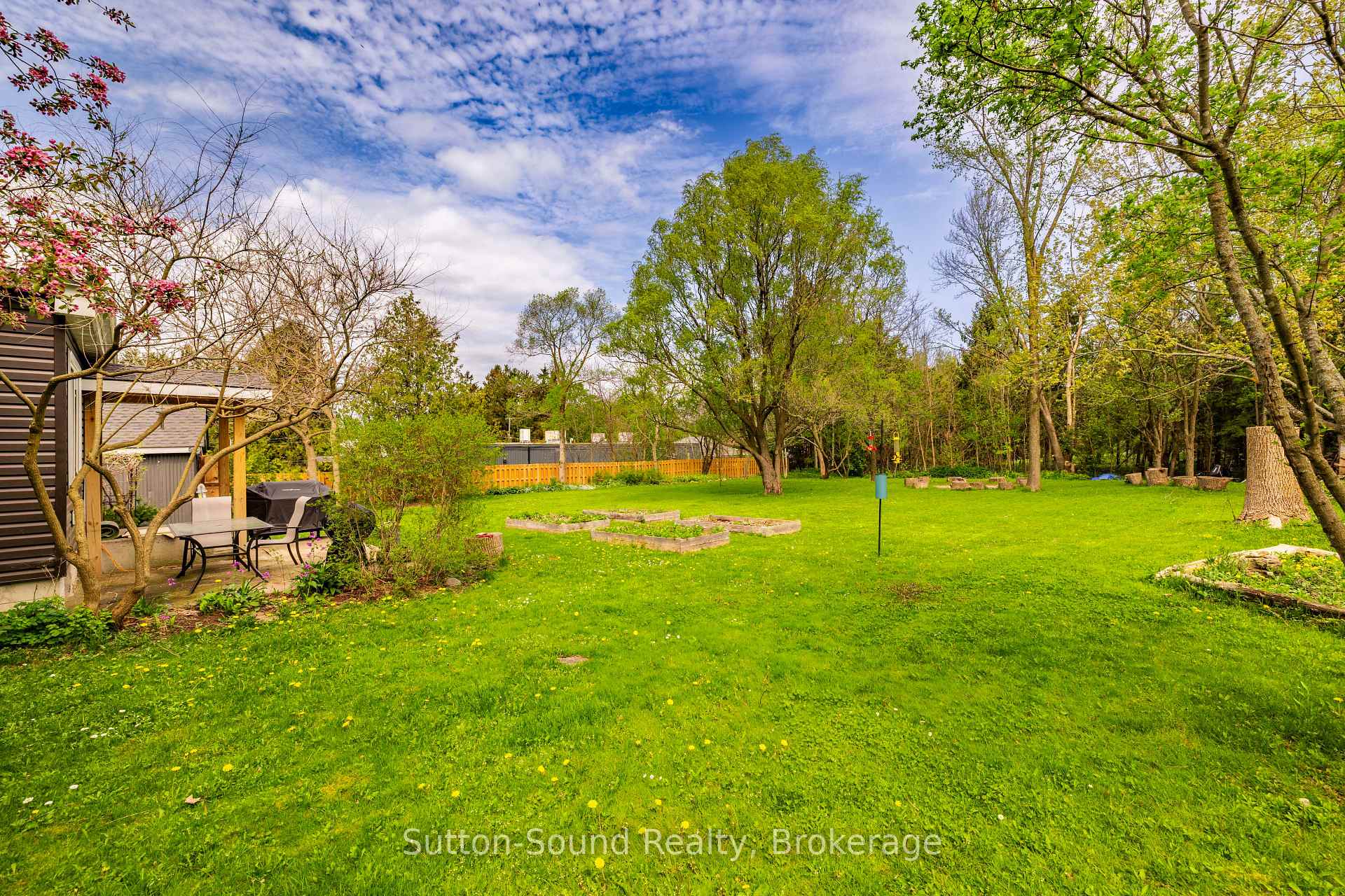 Photo 33 of 740 6th Street E, Owen Sound — HOMEH