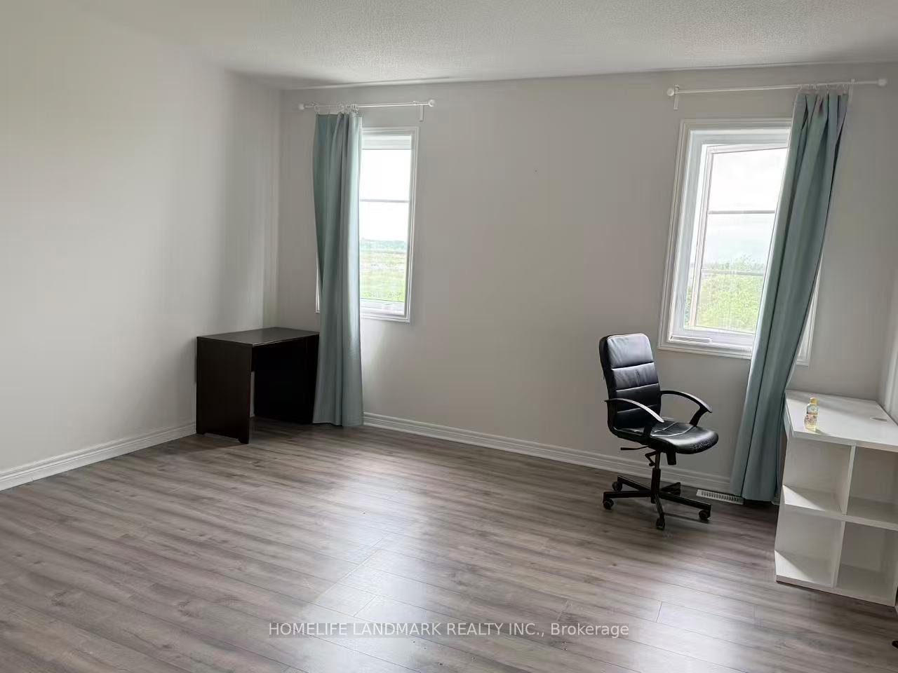 Photo 8 of 156 Decast Crescent, Markham, Box Grove — HOMEH