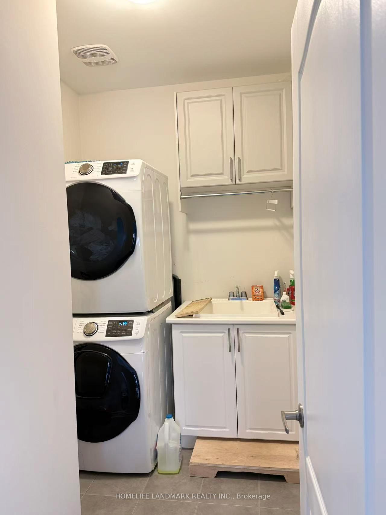 Photo 10 of 156 Decast Crescent, Markham, Box Grove — HOMEH