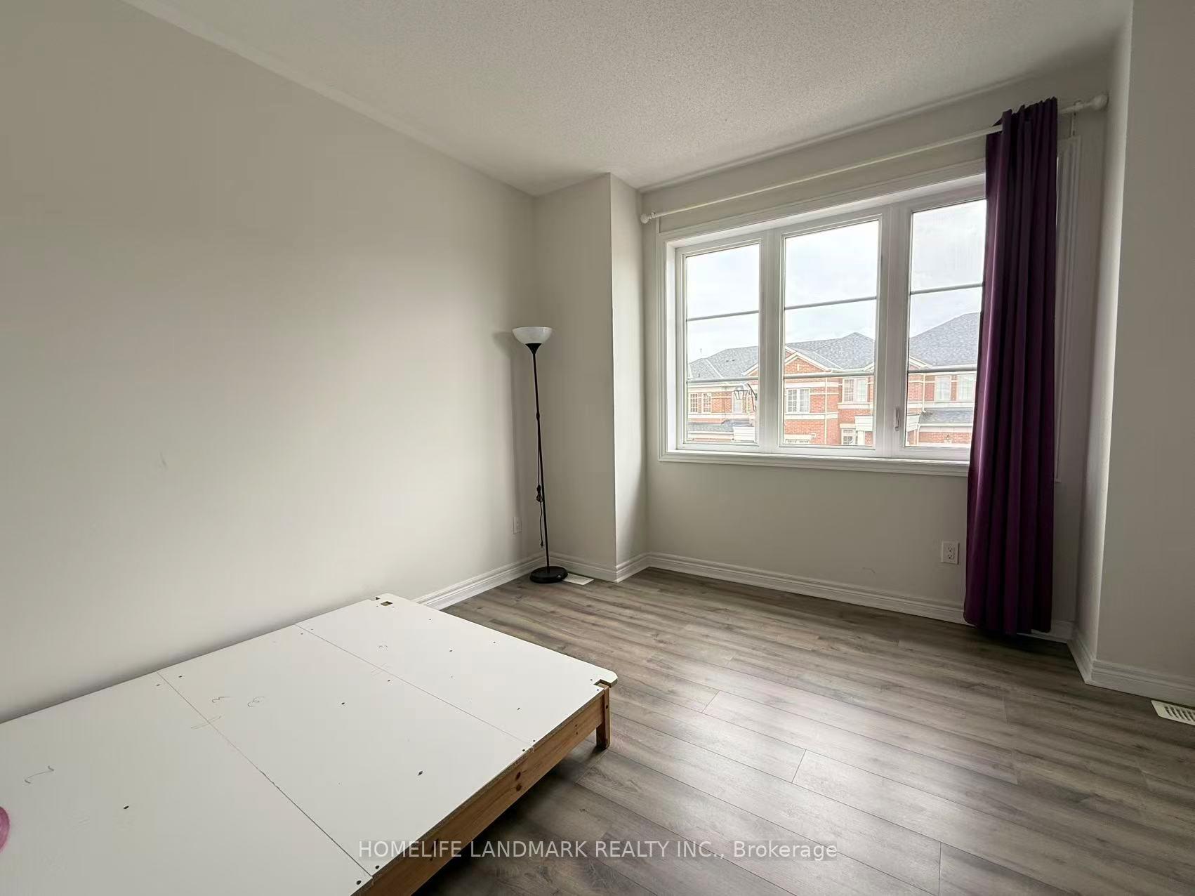 Photo 14 of 156 Decast Crescent, Markham, Box Grove — HOMEH