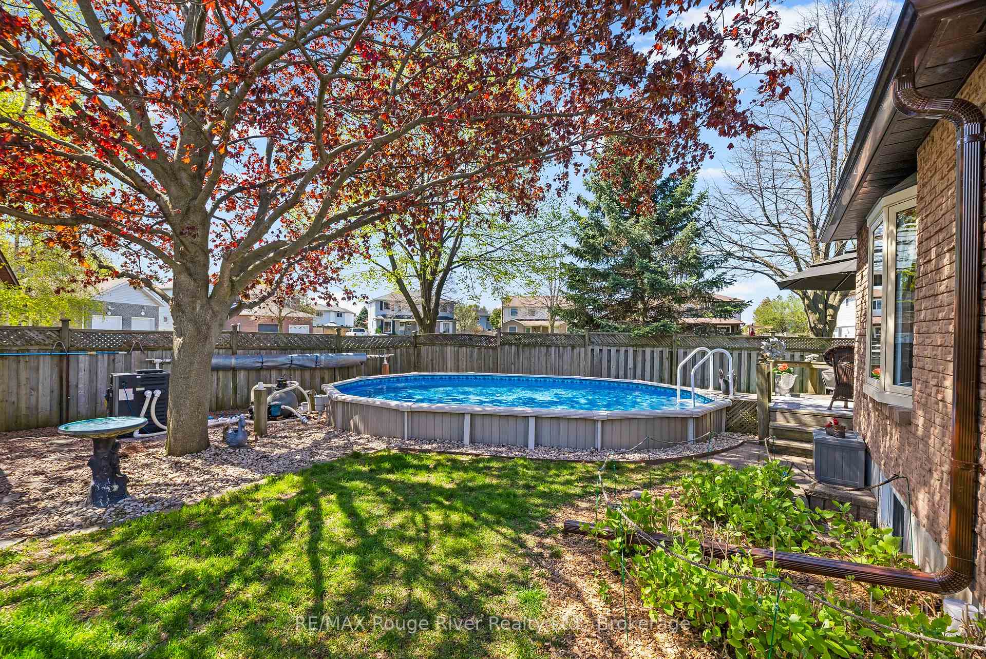 Photo 6 of 1003 Renaissance Drive, Oshawa, Lakeview — HOMEH