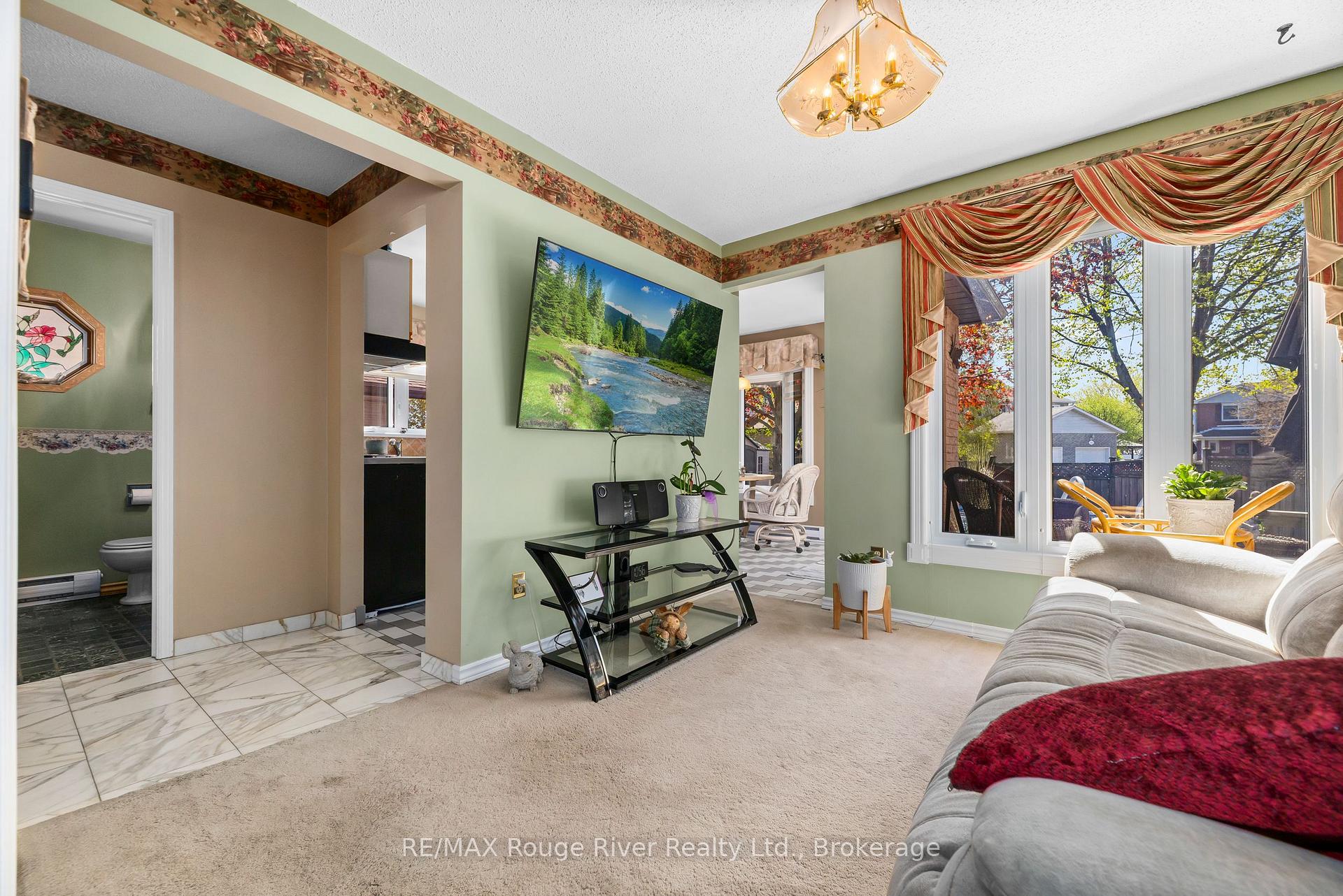 Photo 13 of 1003 Renaissance Drive, Oshawa, Lakeview — HOMEH