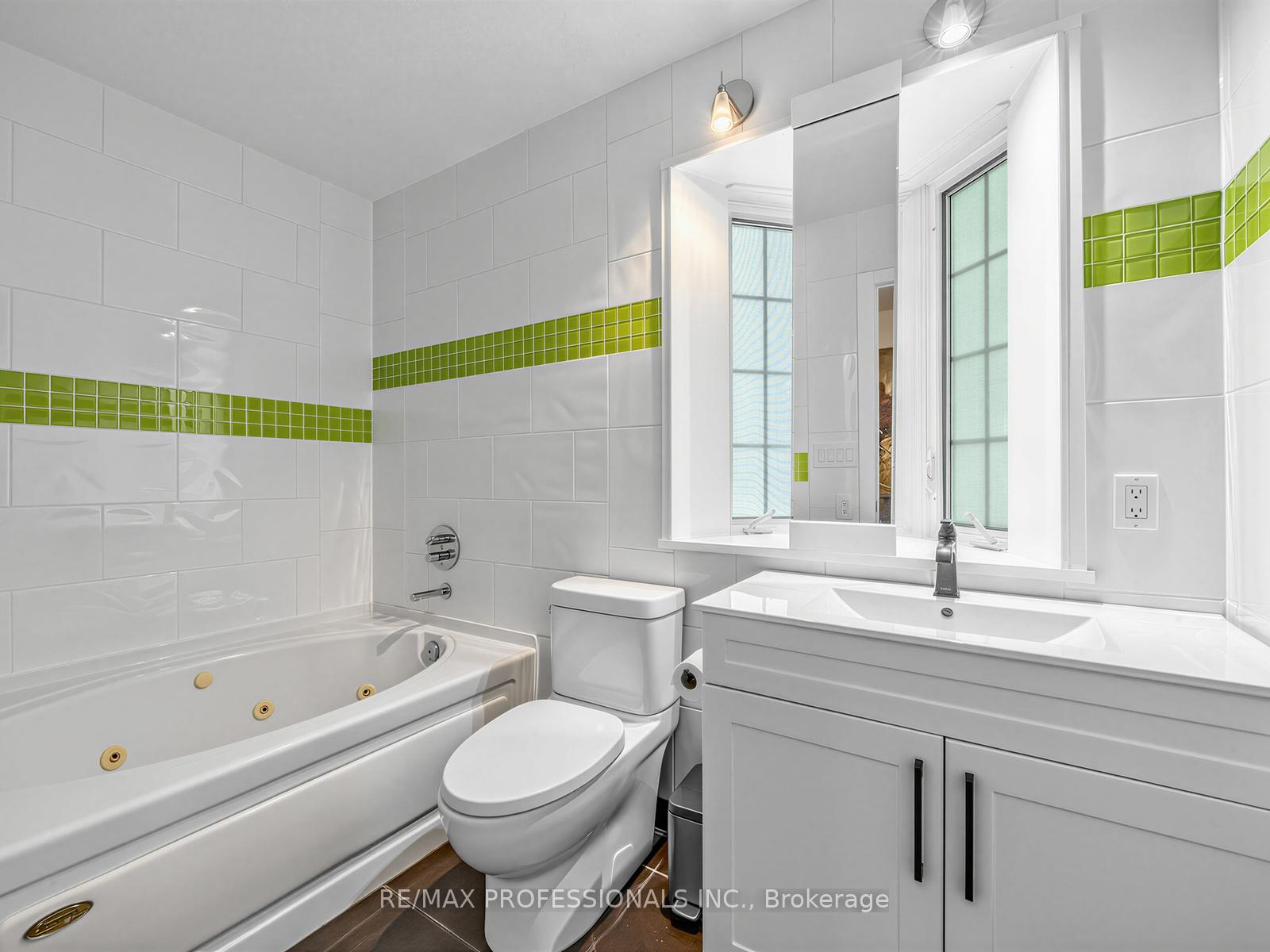 Photo 37 of Unit 32, 220 Manitoba Street, Etobicoke, Mimico — HOMEH