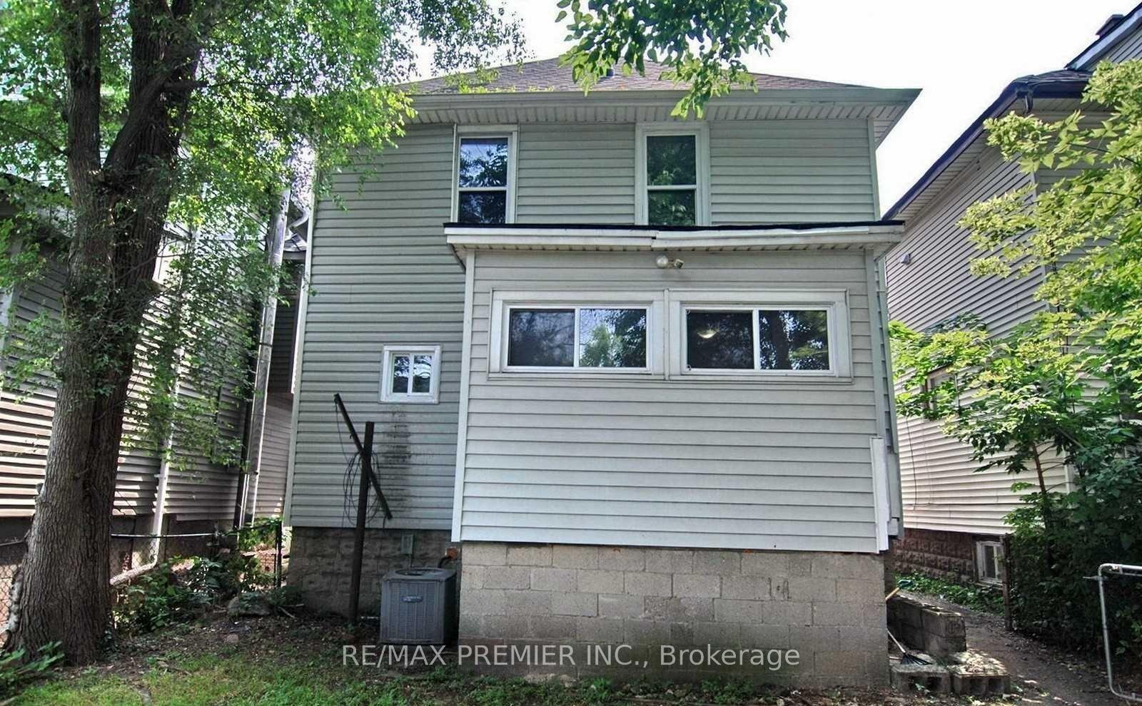 Photo 7 of 3588 Sandwich Street, Windsor — HOMEH