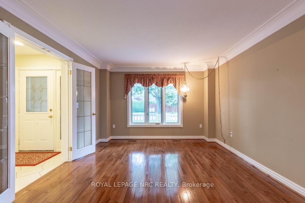 Photo 6 of 5 Bahama Bay, St. Catharines, Bunting/Linwell — HOMEH