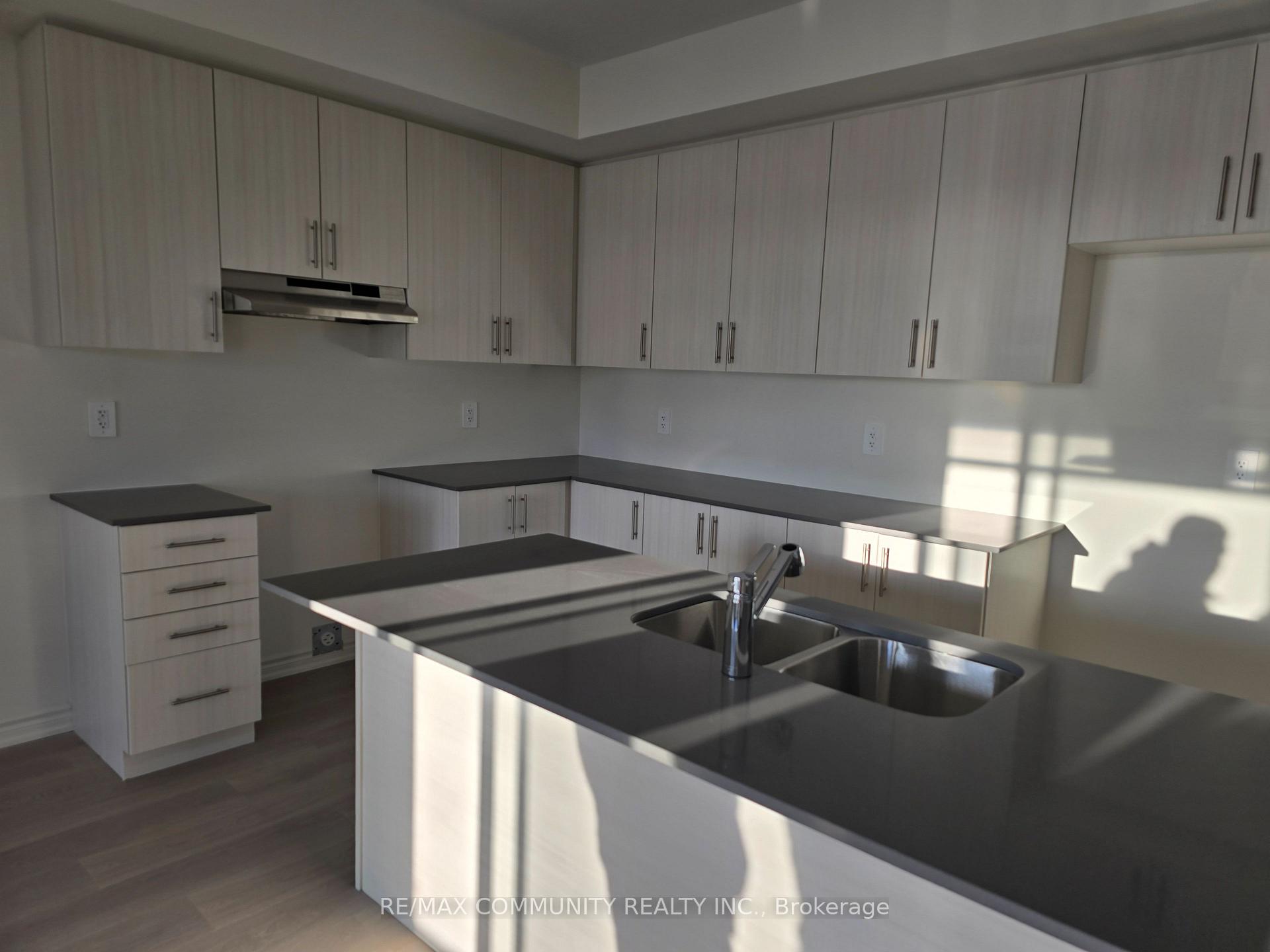 Photo 8 of 79 Rackham Lane, Clarington, Courtice — HOMEH