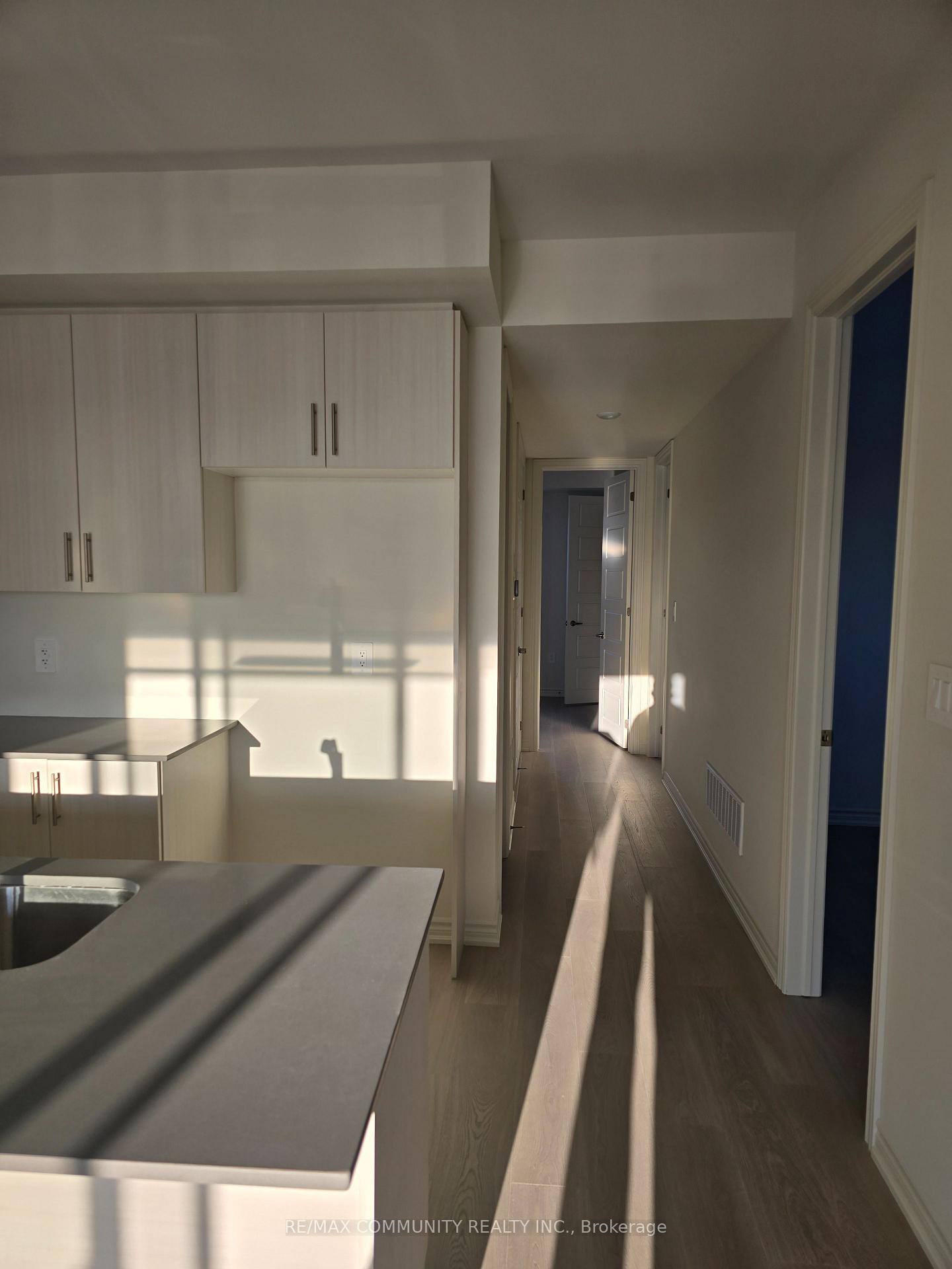 Photo 9 of 79 Rackham Lane, Clarington, Courtice — HOMEH