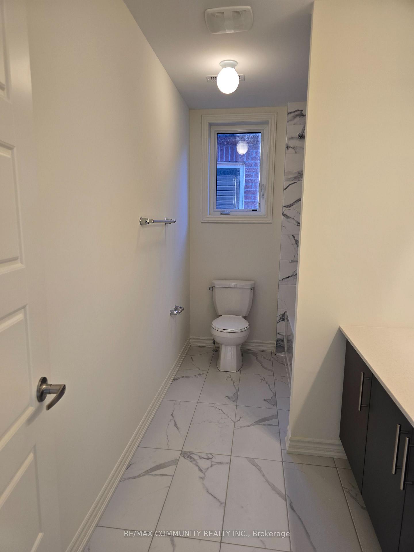 Photo 5 of 79 Rackham Lane, Clarington, Courtice — HOMEH