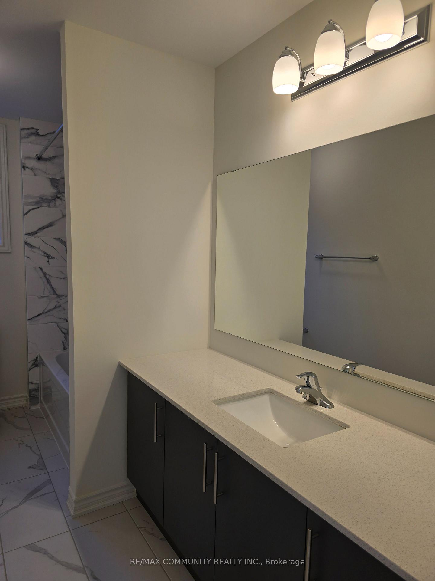 Photo 6 of 79 Rackham Lane, Clarington, Courtice — HOMEH