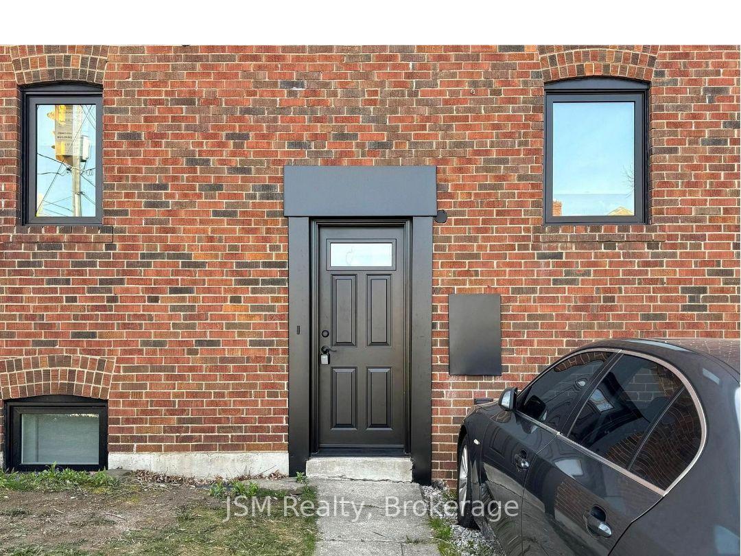 Photo 4 of Unit Lower, 26 Rogers Road S, Toronto, Oakwood Village — HOMEH