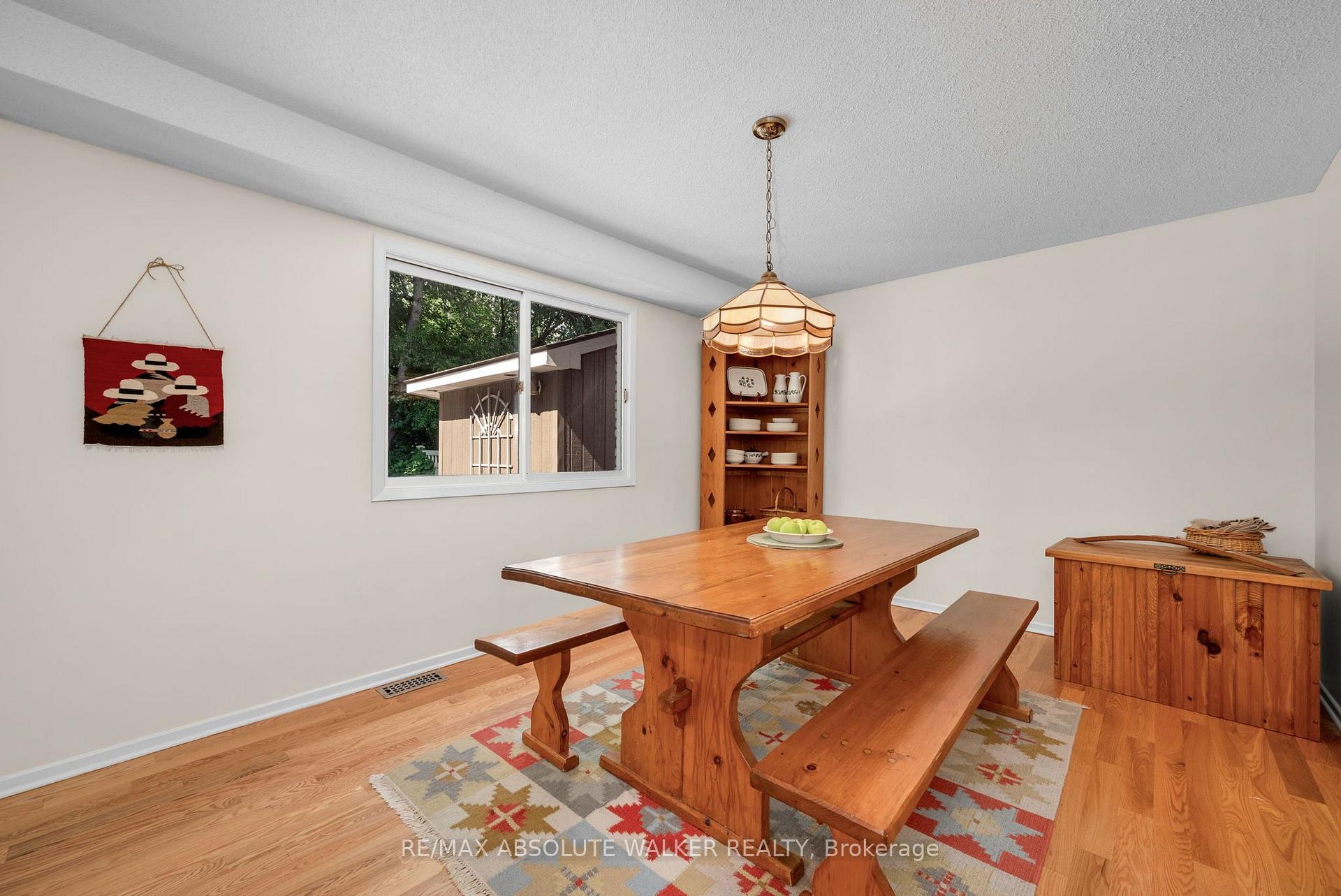 Photo 10 of 535 Buchanan Crescent, Ottawa, Beacon Hill North — HOMEH