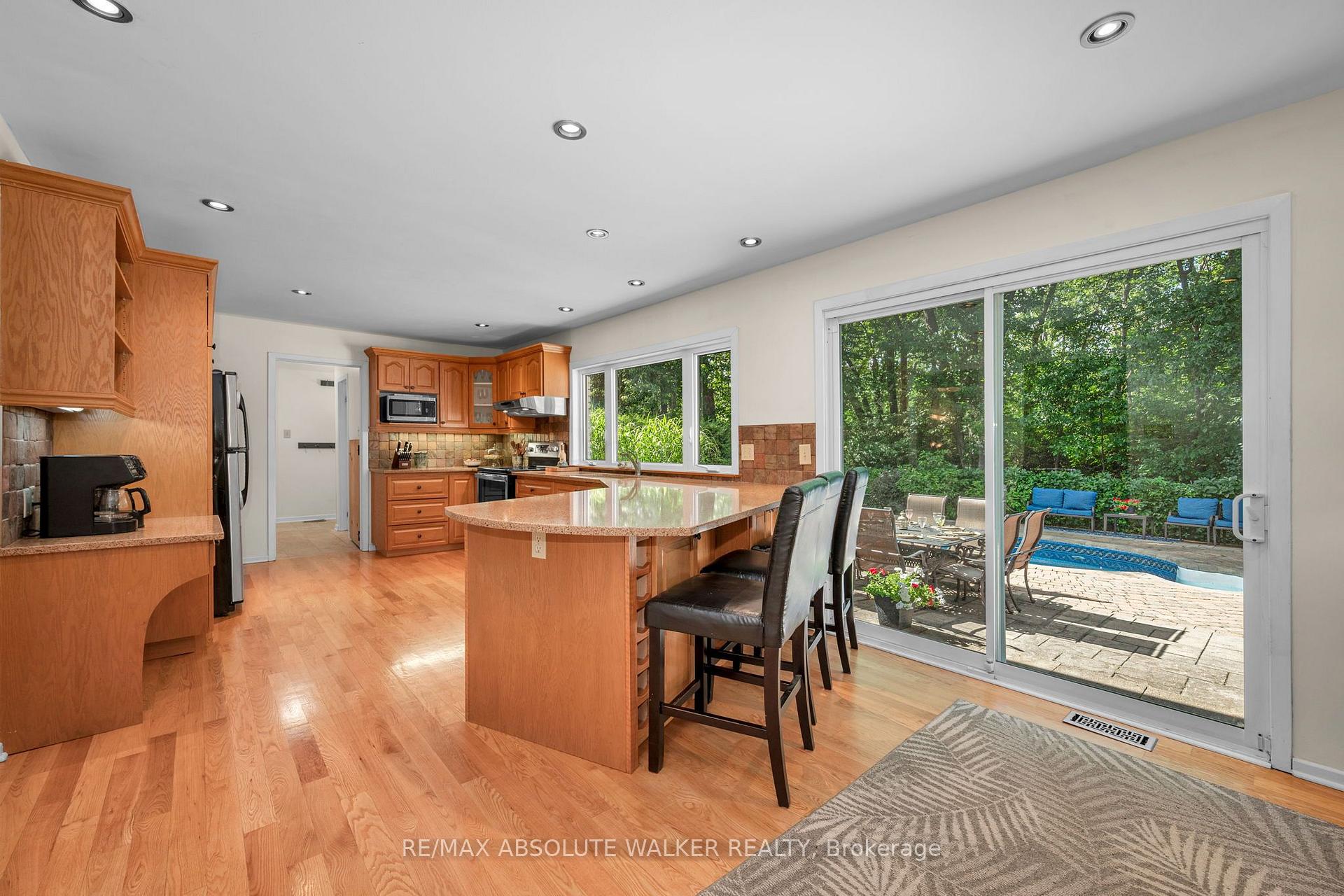 Photo 12 of 535 Buchanan Crescent, Ottawa, Beacon Hill North — HOMEH