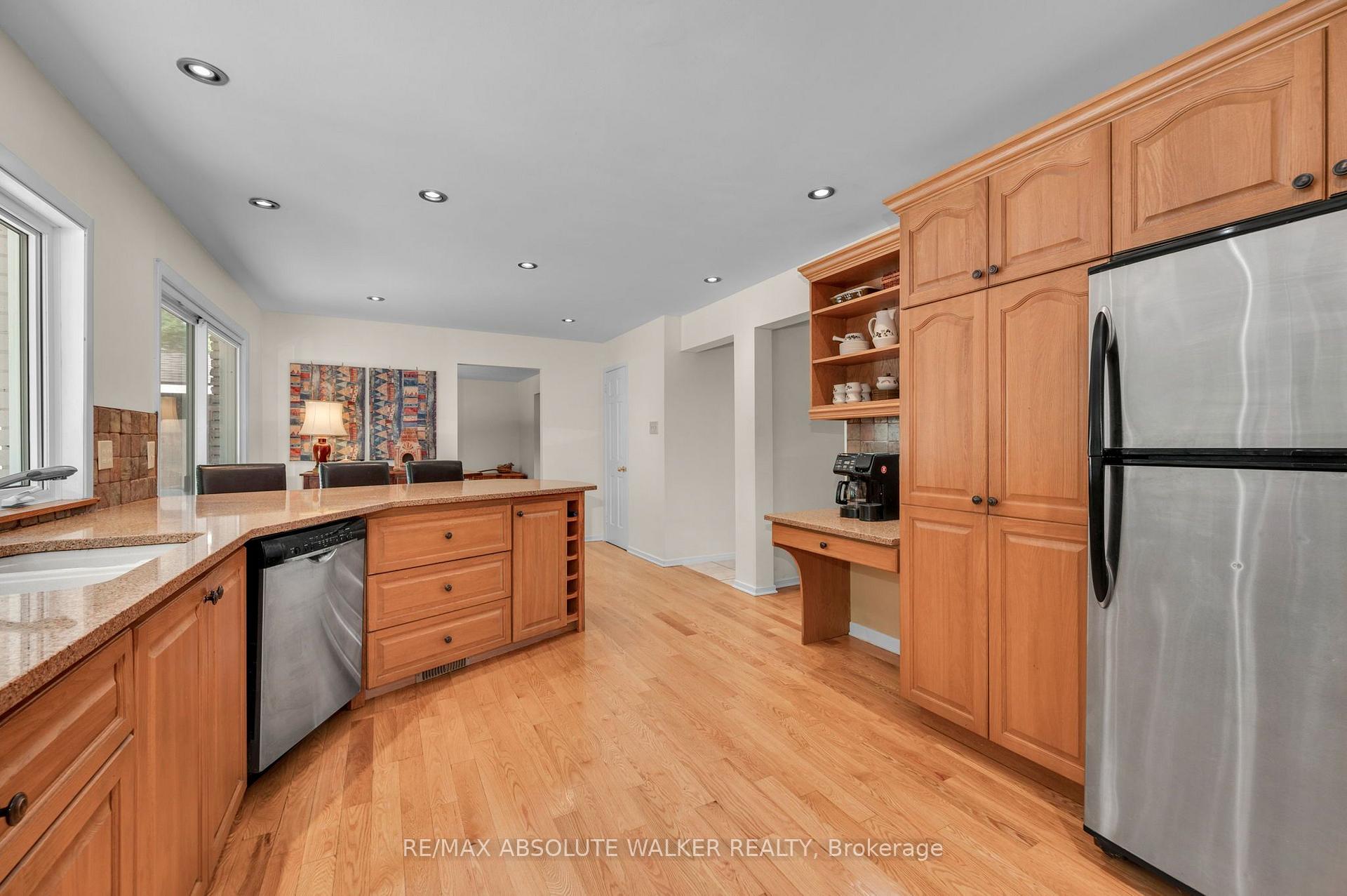 Photo 15 of 535 Buchanan Crescent, Ottawa, Beacon Hill North — HOMEH