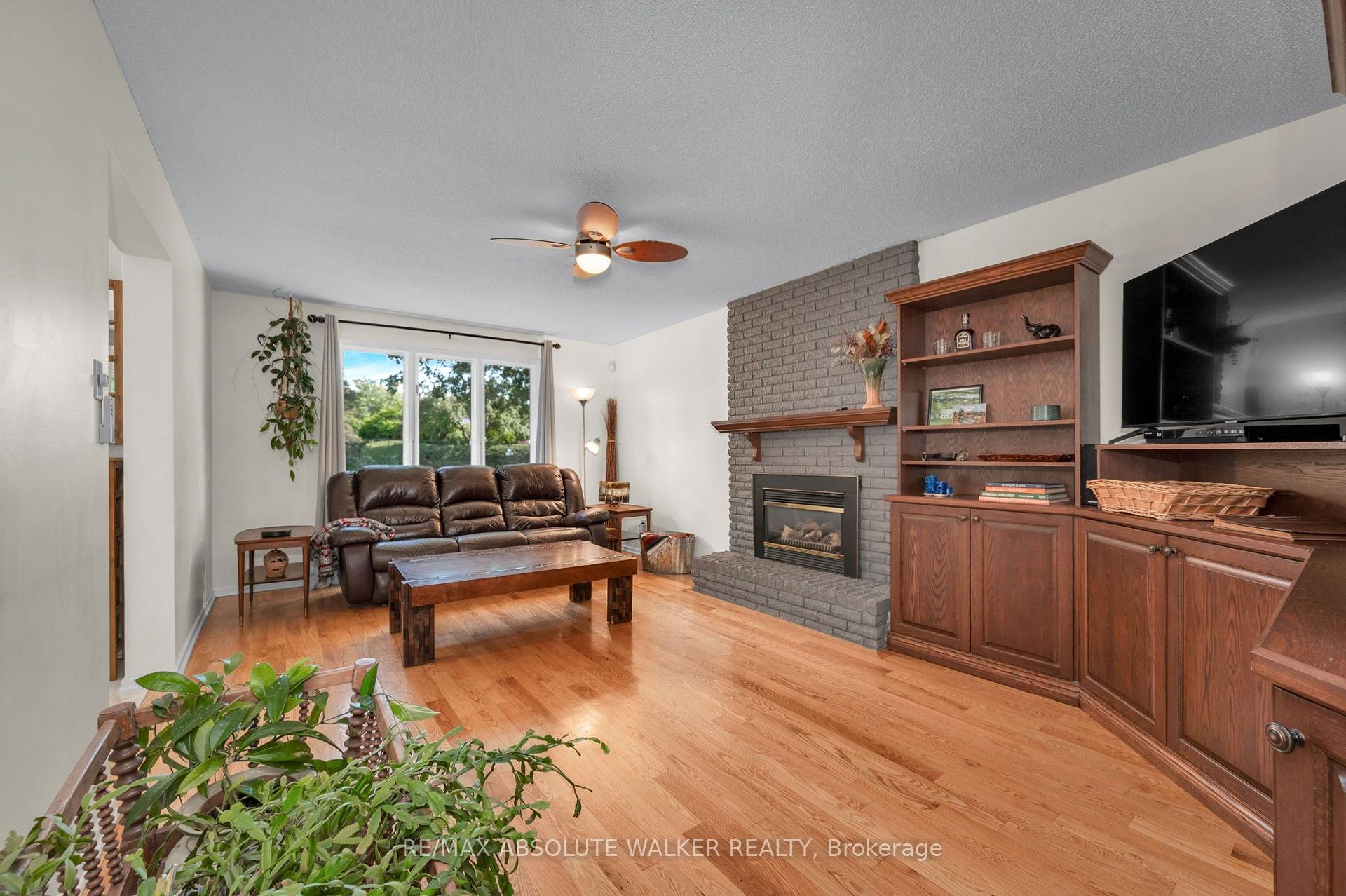 Photo 16 of 535 Buchanan Crescent, Ottawa, Beacon Hill North — HOMEH