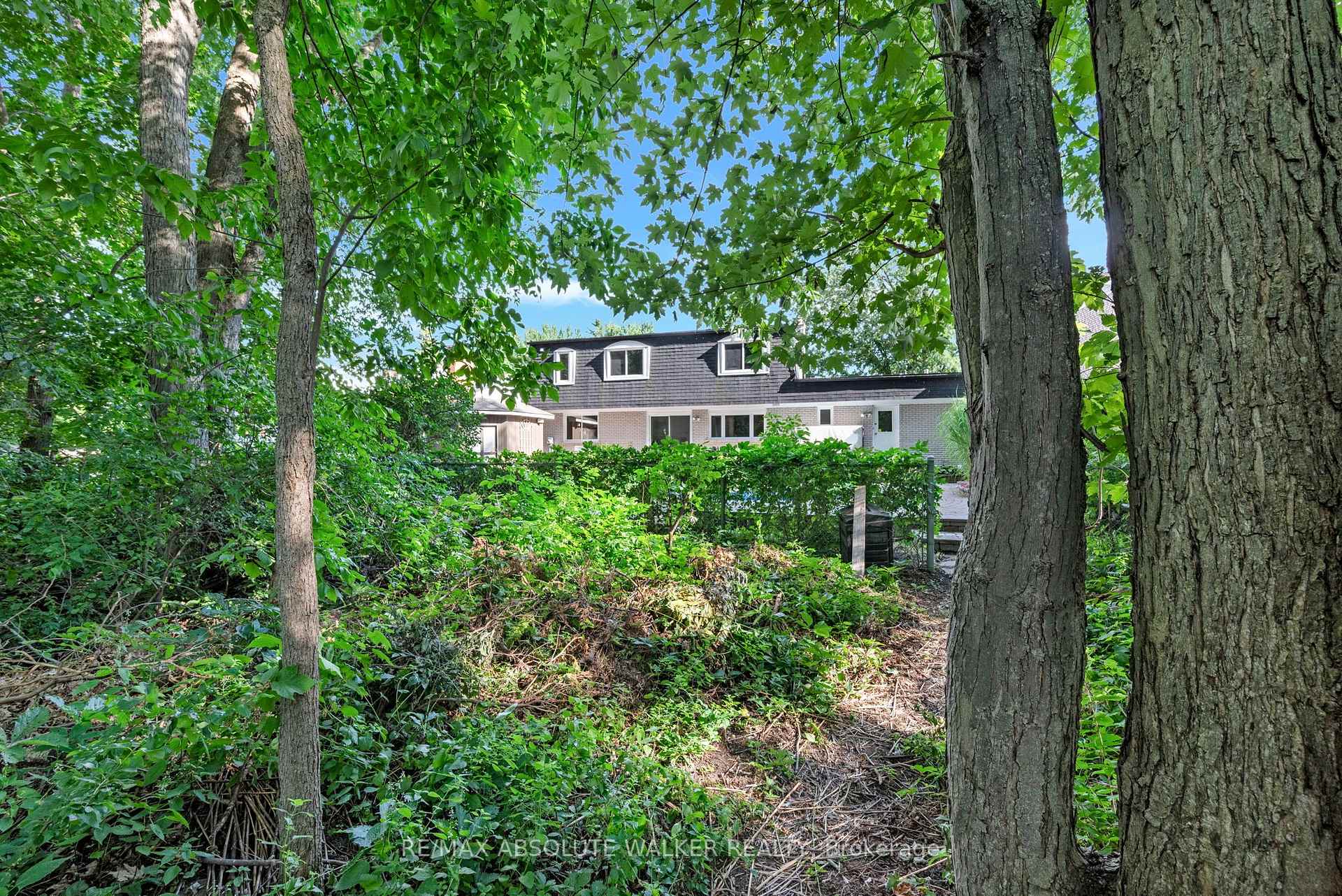 Photo 39 of 535 Buchanan Crescent, Ottawa, Beacon Hill North — HOMEH