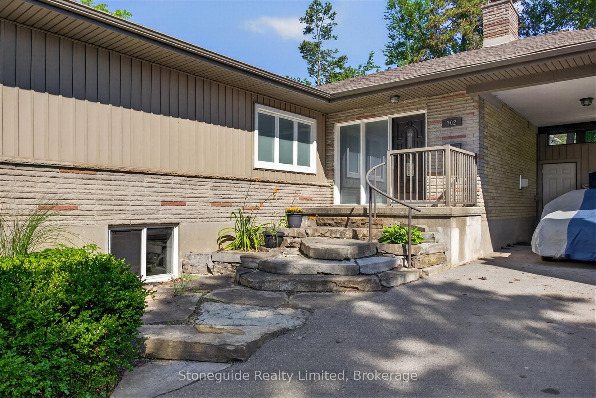 Photo 4 of 702 Walkerfield Avenue, Peterborough, Town Ward 3 — HOMEH