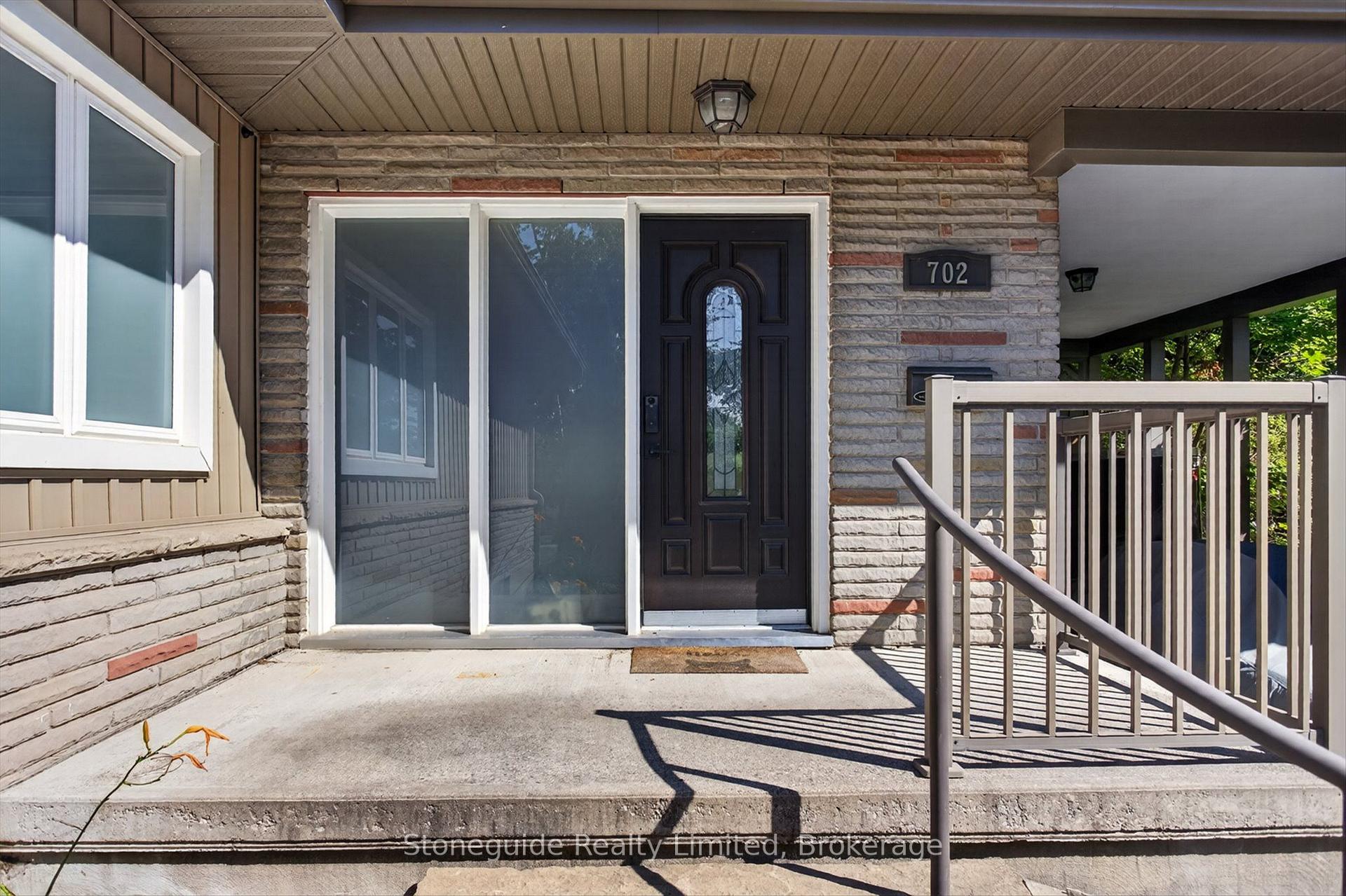 Photo 5 of 702 Walkerfield Avenue, Peterborough, Town Ward 3 — HOMEH