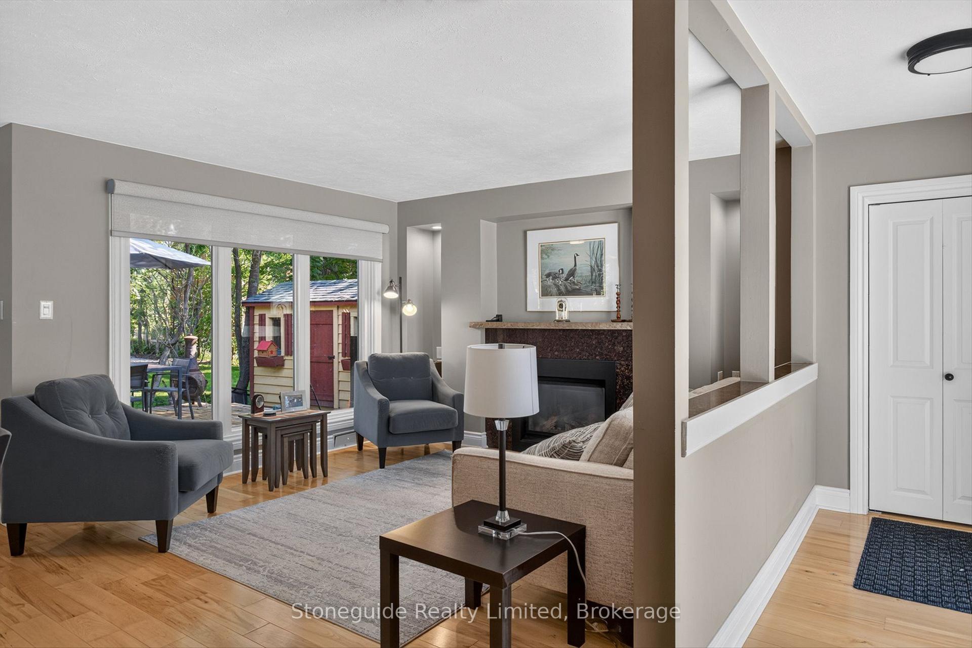 Photo 7 of 702 Walkerfield Avenue, Peterborough, Town Ward 3 — HOMEH