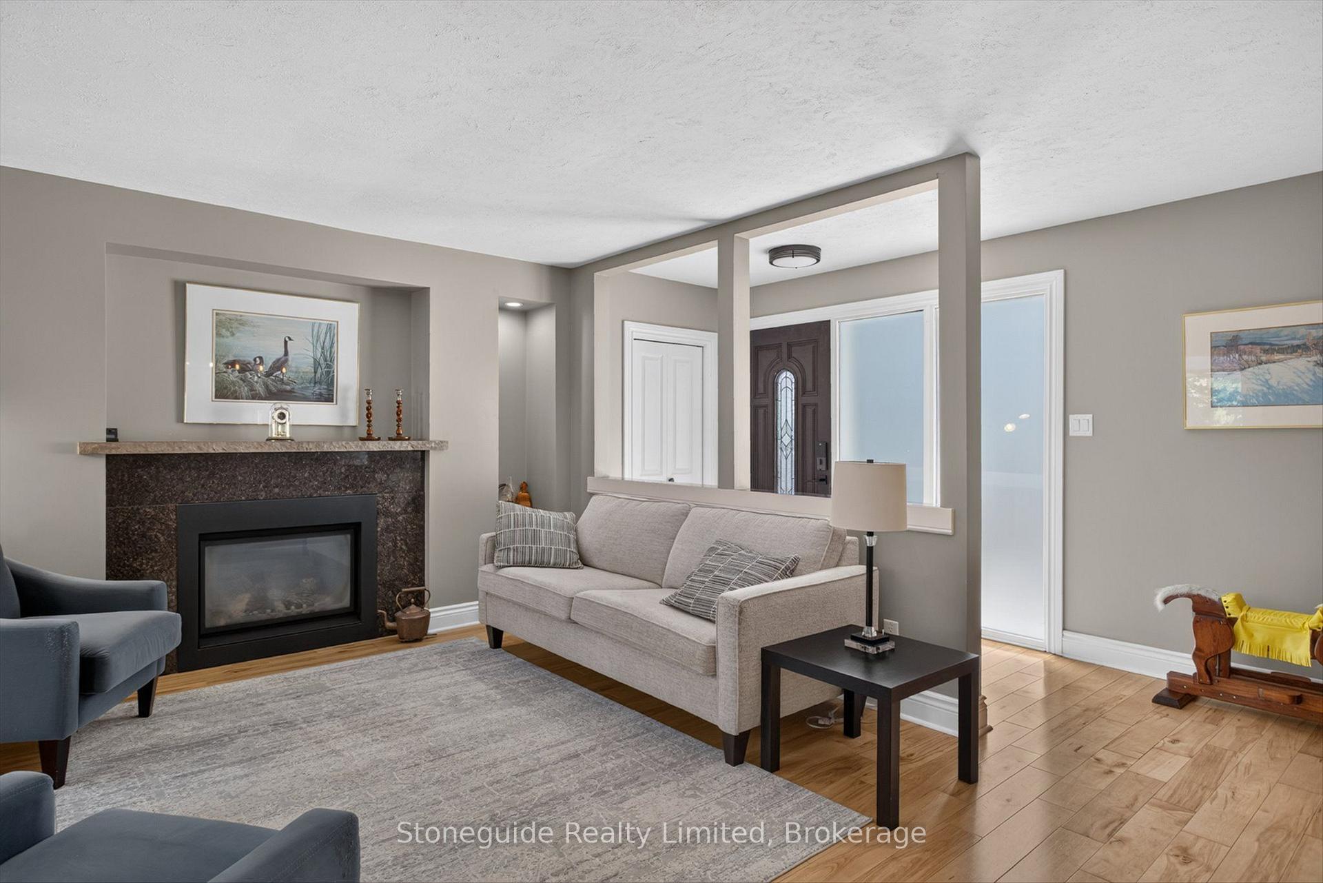 Photo 8 of 702 Walkerfield Avenue, Peterborough, Town Ward 3 — HOMEH