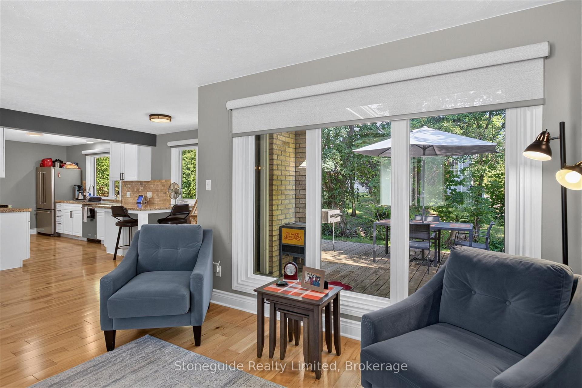 Photo 10 of 702 Walkerfield Avenue, Peterborough, Town Ward 3 — HOMEH