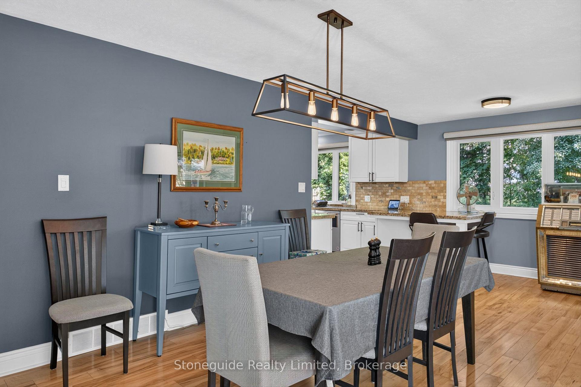Photo 11 of 702 Walkerfield Avenue, Peterborough, Town Ward 3 — HOMEH