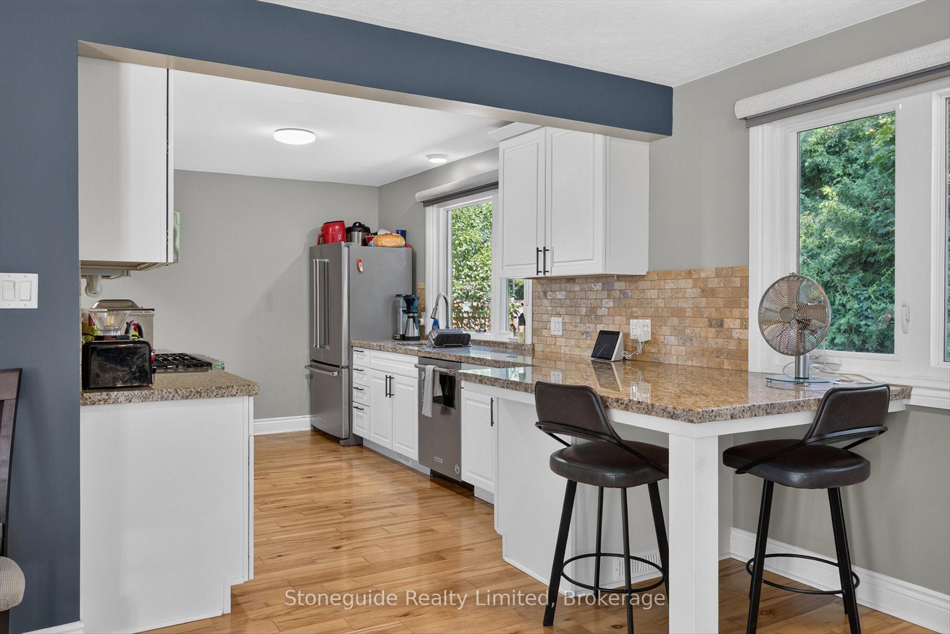 Photo 14 of 702 Walkerfield Avenue, Peterborough, Town Ward 3 — HOMEH