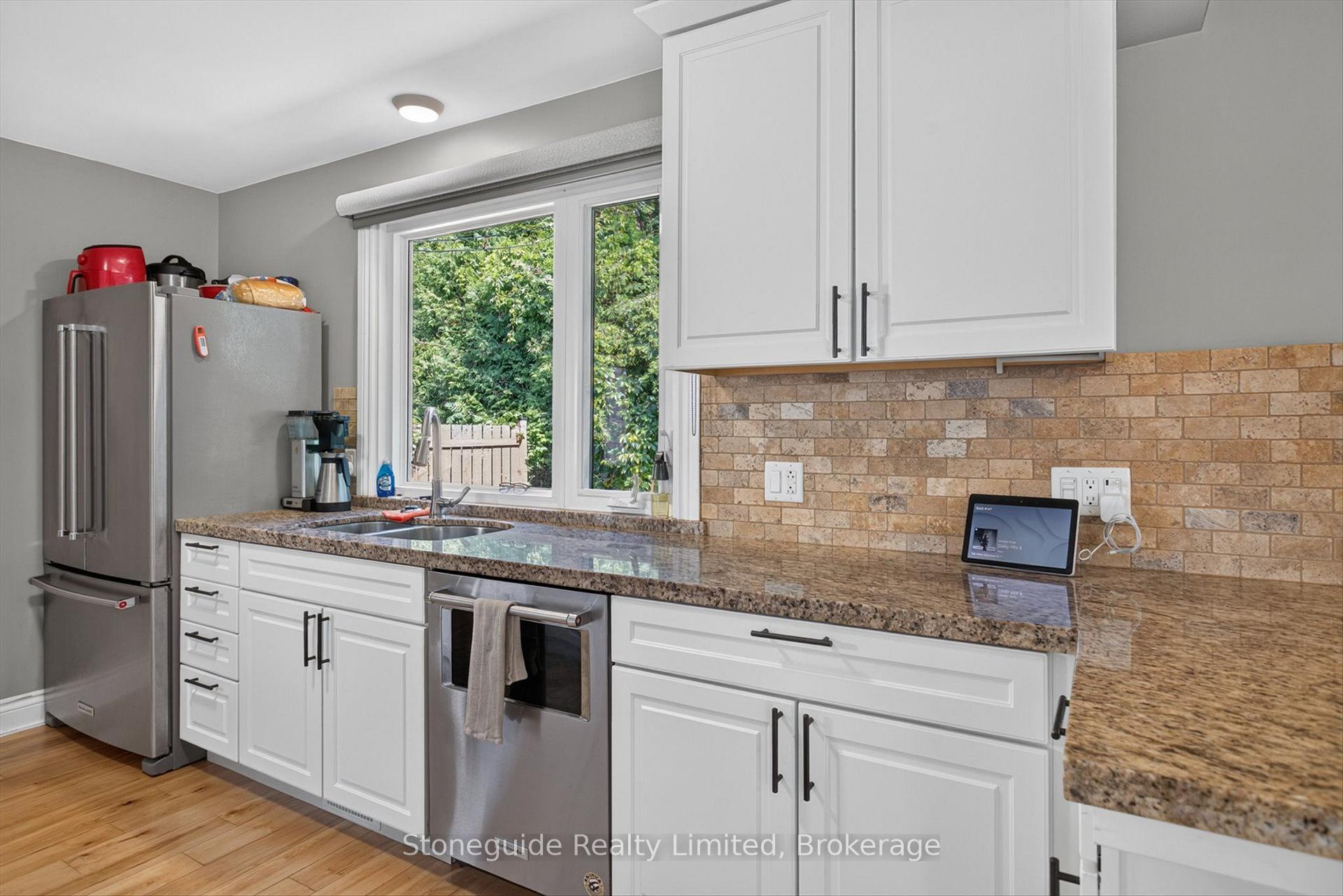 Photo 18 of 702 Walkerfield Avenue, Peterborough, Town Ward 3 — HOMEH