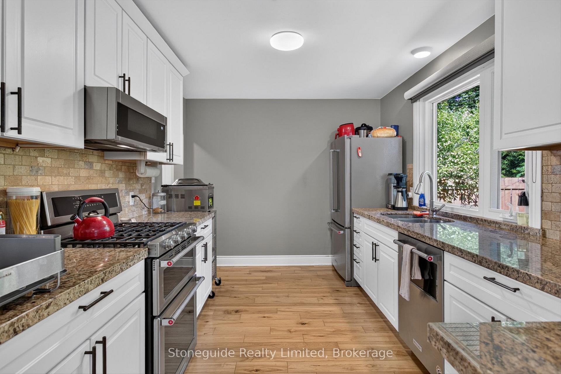 Photo 19 of 702 Walkerfield Avenue, Peterborough, Town Ward 3 — HOMEH