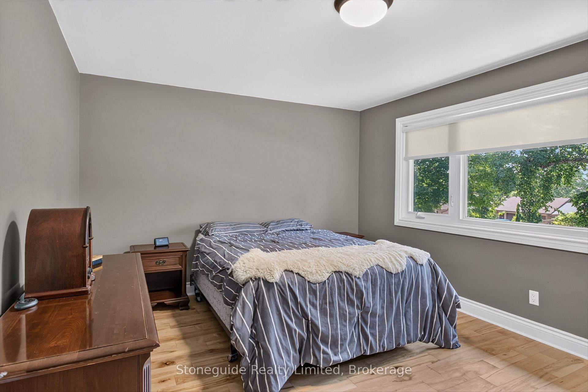 Photo 21 of 702 Walkerfield Avenue, Peterborough, Town Ward 3 — HOMEH