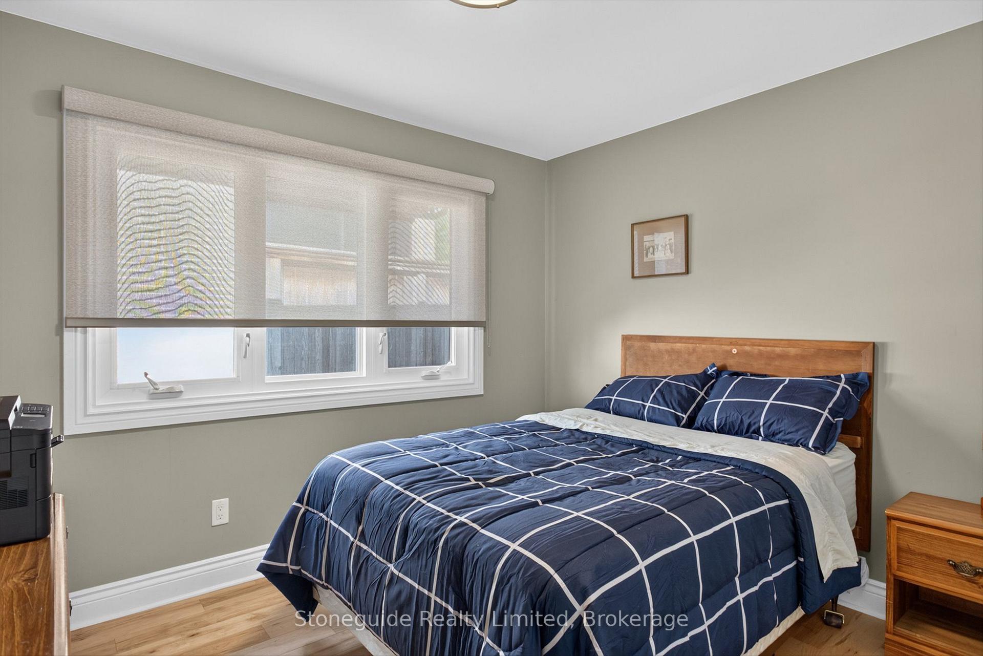 Photo 31 of 702 Walkerfield Avenue, Peterborough, Town Ward 3 — HOMEH